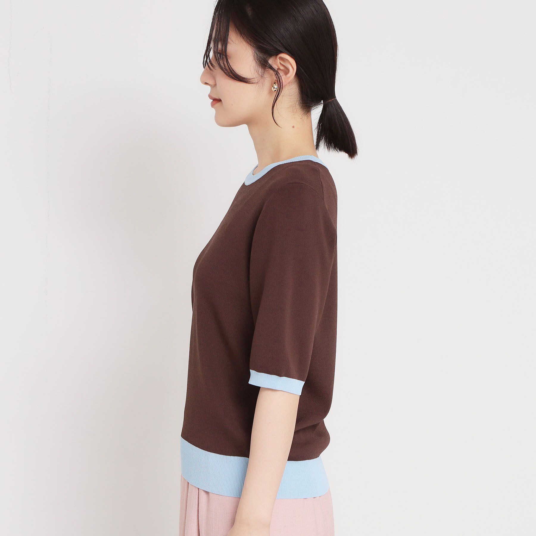 THE SHOP TK「【接触冷感/洗濯機OK/毛玉になりにくい/UV】さりげないラインで品よく映える 配色5分袖トップス」|ニット・セーター|