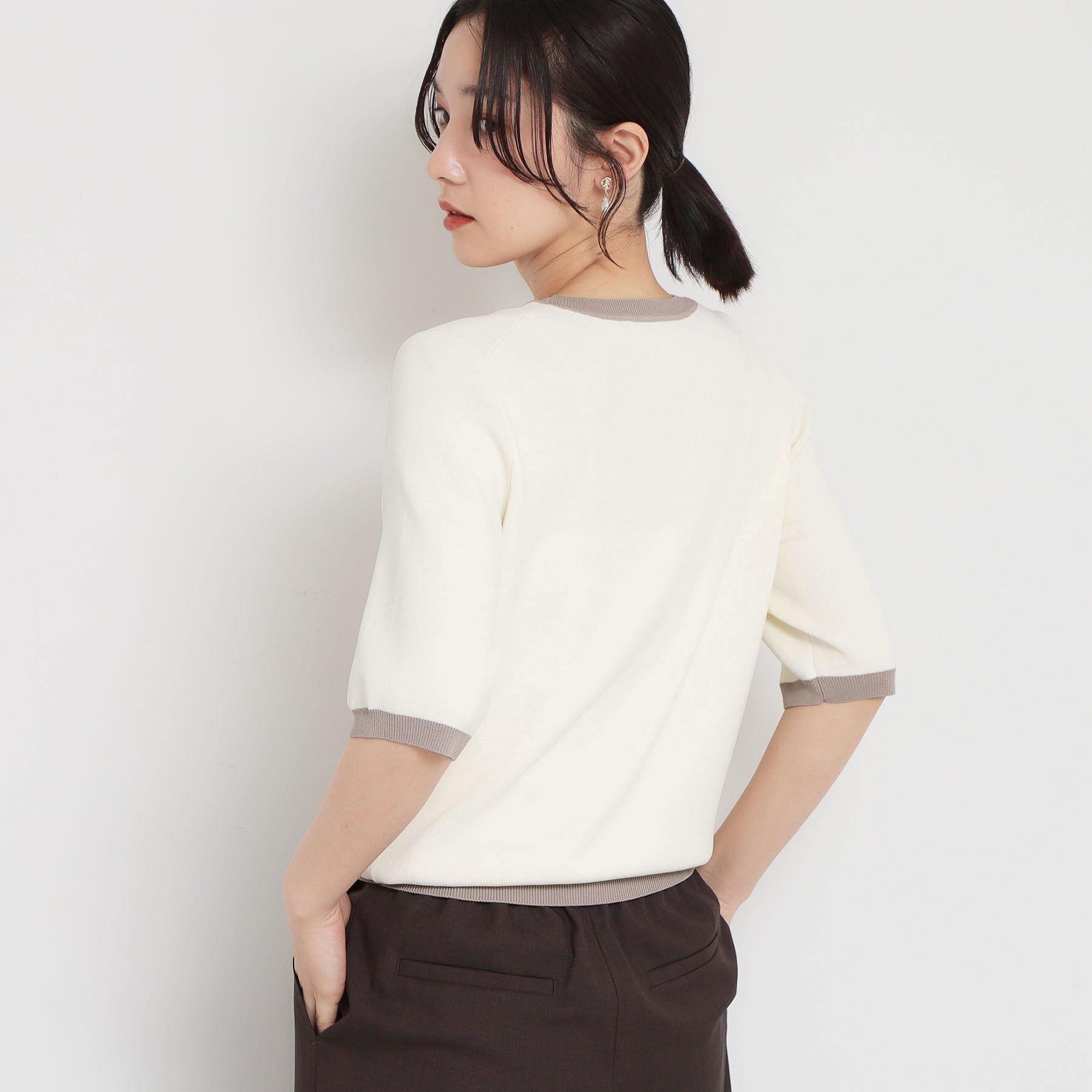 THE SHOP TK「【接触冷感/洗濯機OK/毛玉になりにくい/UV】さりげないラインで品よく映える 配色5分袖トップス」|ニット・セーター|