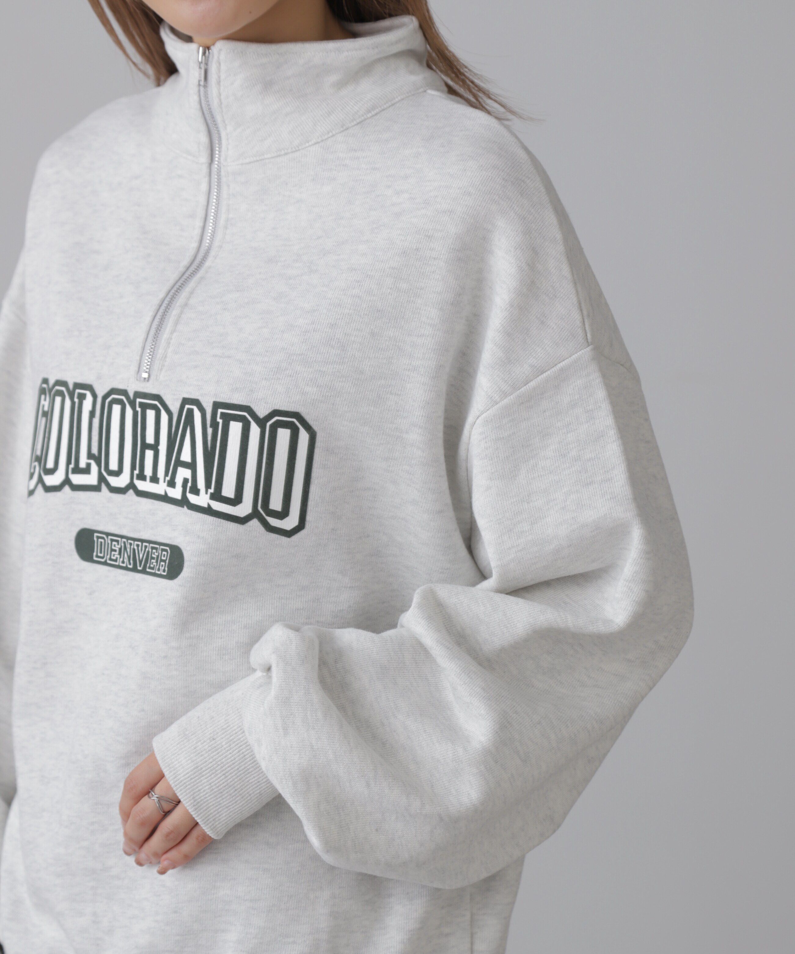  「カレッジロゴハーフジップスウェット」|Tシャツ・カットソー|