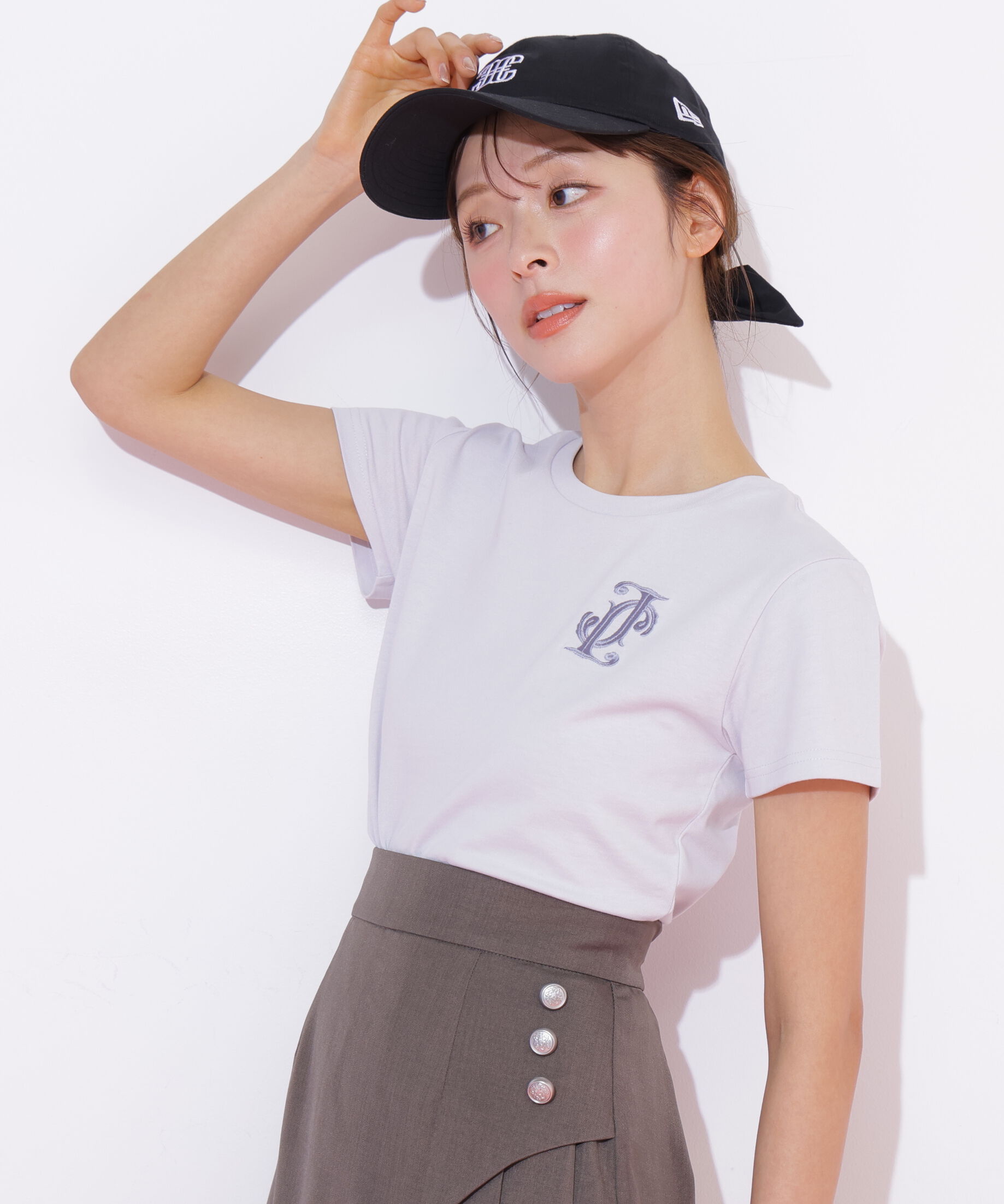  「クロスJモチーフ刺繍ロゴTシャツ」|Tシャツ・カットソー|