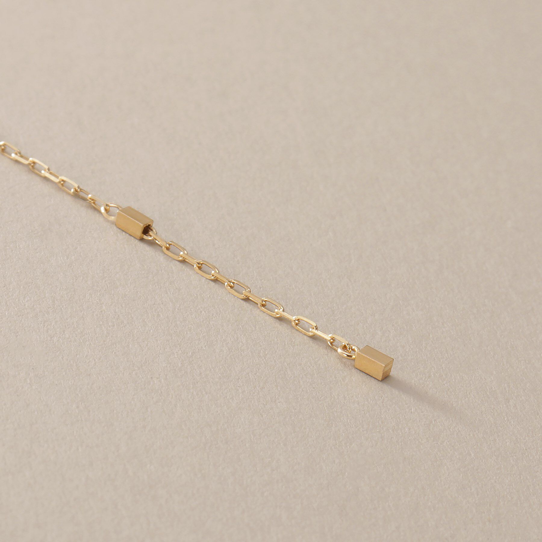 COCOSHNIK「K10スクエアビーズチェーン スタッドピアス」|ピアス|