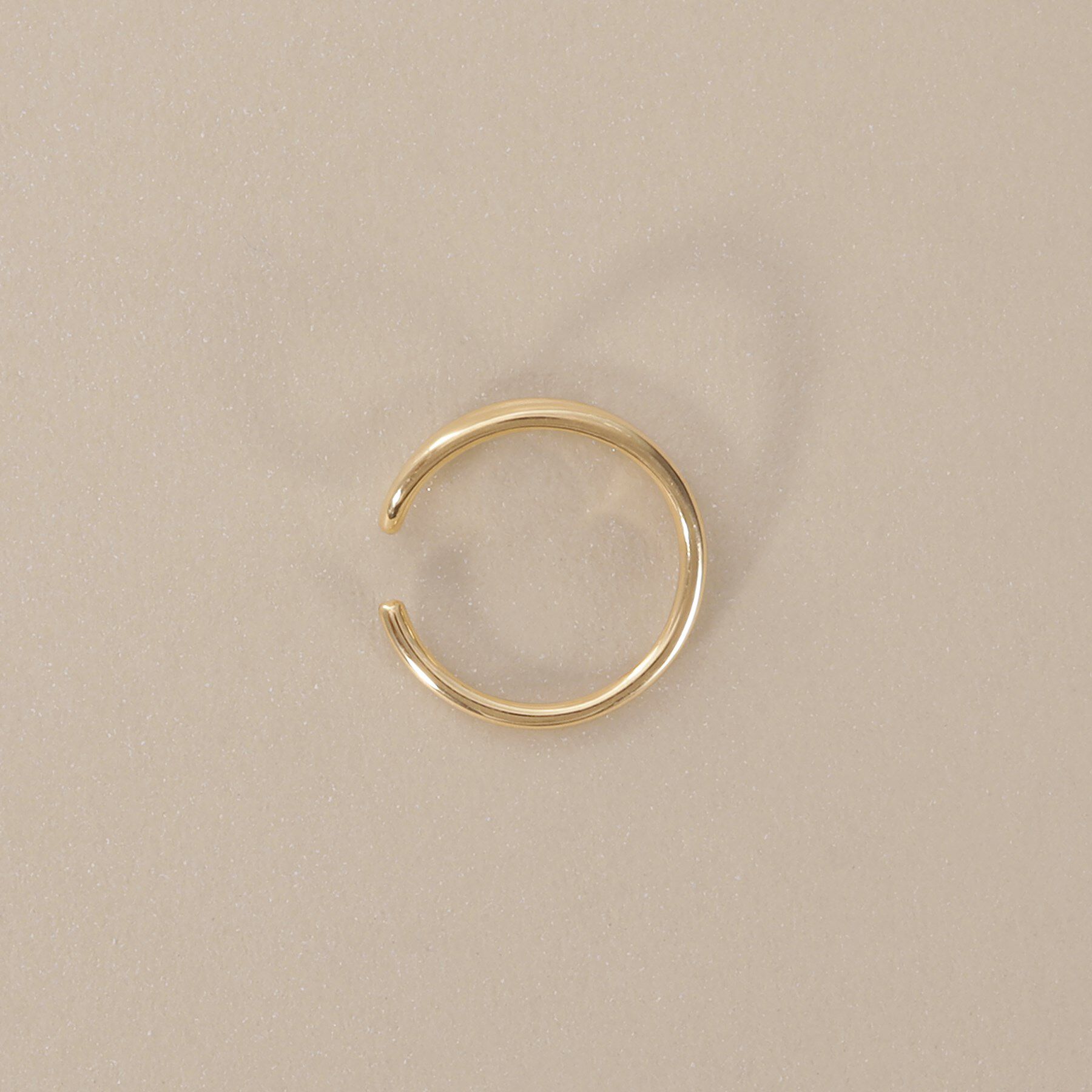 COCOSHNIK「K10フォークドループ イヤーカフ」|イヤリング|