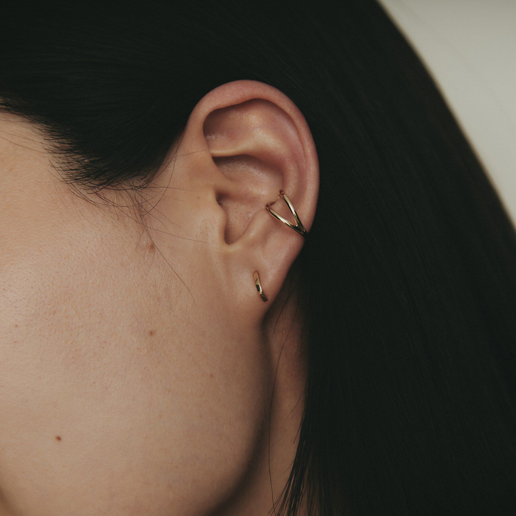 COCOSHNIK「K10フォークドループ イヤーカフ」|イヤリング|