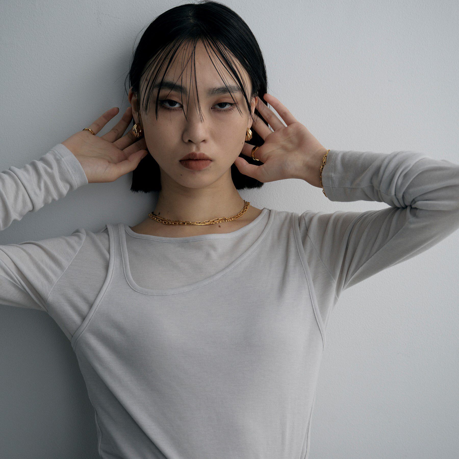 COCOSHNIK ONKITSCH「シルバー ホロウフープ クロワッサンピアス GP」|ピアス|