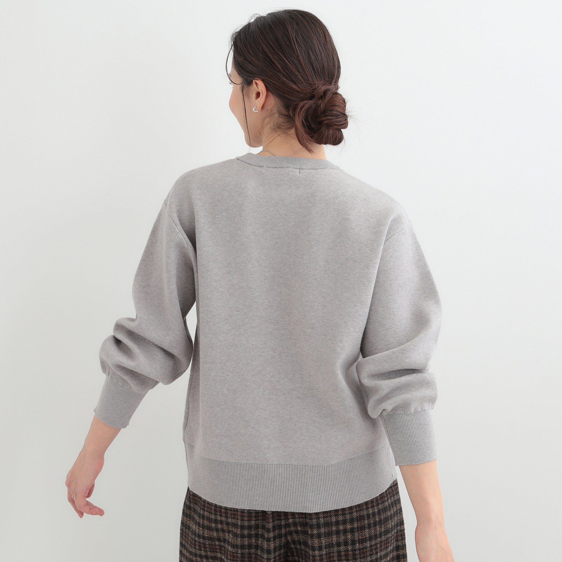 SHOO･LA･RUE「【洗濯機可/S-LL】もちもちタッチで柔らかい肌触り スウェットライクロゴニット」|ニット・セーター|