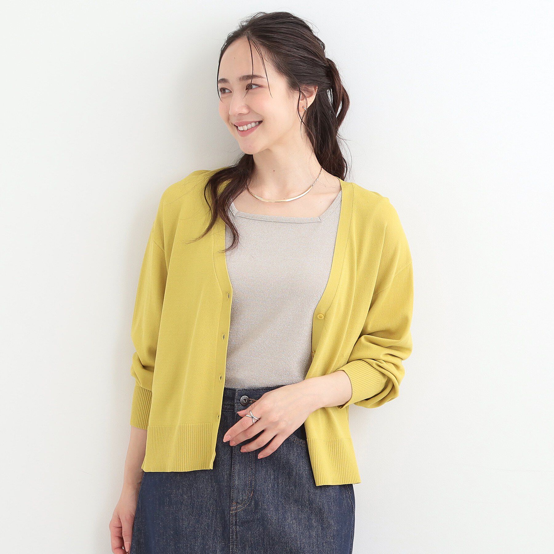 SHOO･LA･RUE「【洗濯機可/ひんやり/UV】さらっとしたタッチが心地よい ショート丈Vカーディガン」|カーディガン|