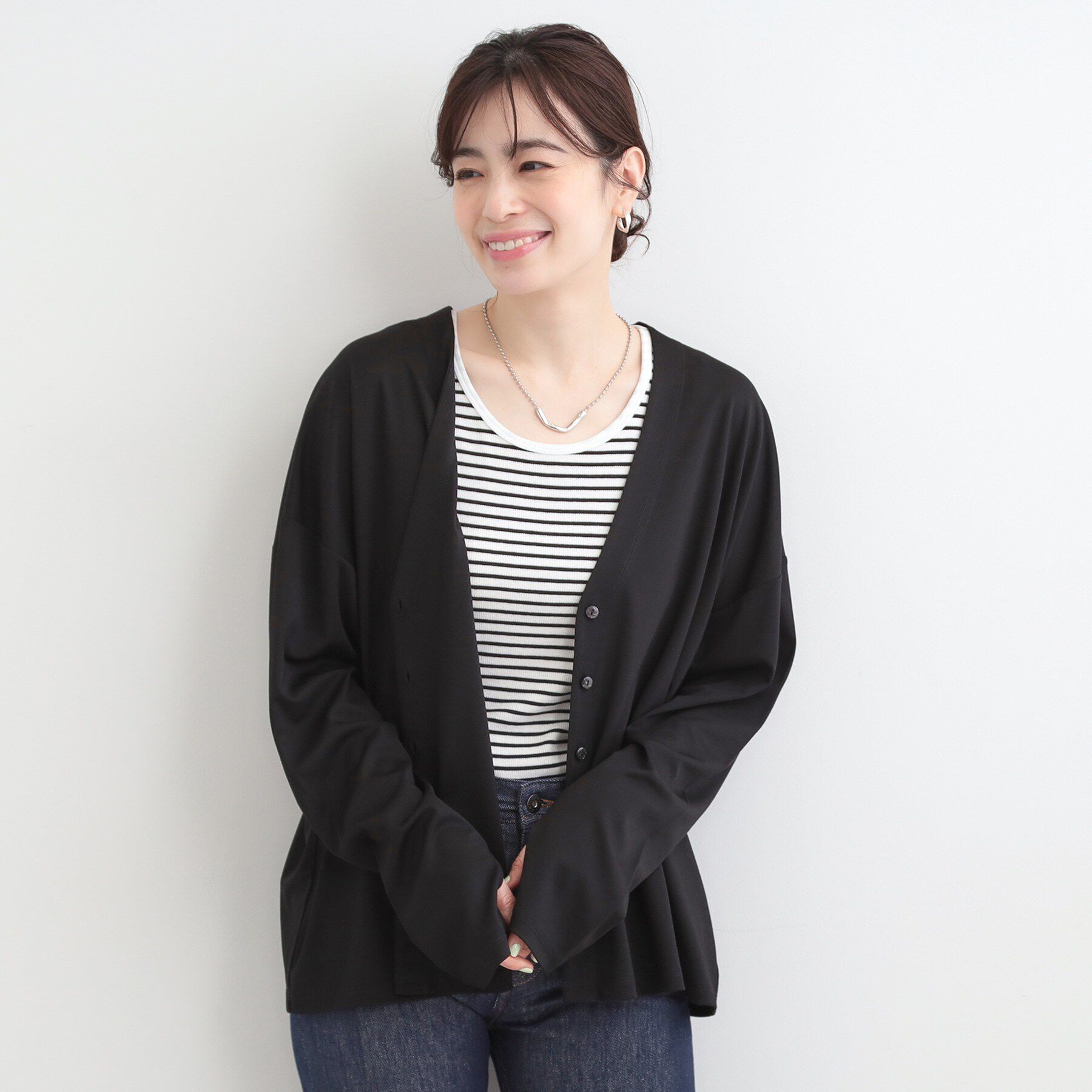 SHOO･LA･RUE「【S-LL/UV】手の甲まで隠れる 指穴付き とろみVネックカーディガン」|カーディガン|