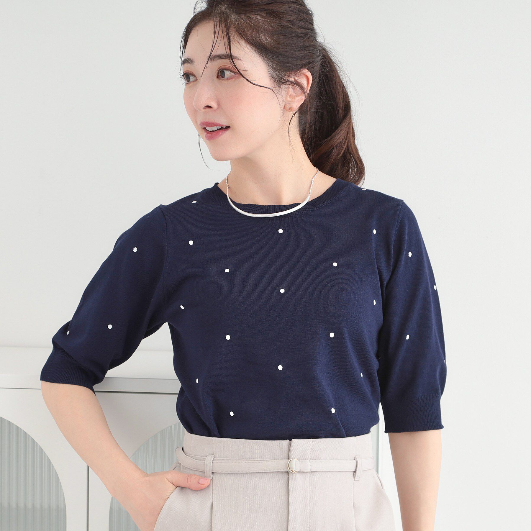 SHOO･LA･RUE「【S-LL】大人かわいい　ドット刺繍5分袖ニット」|ニット・セーター|ネイビー(094)