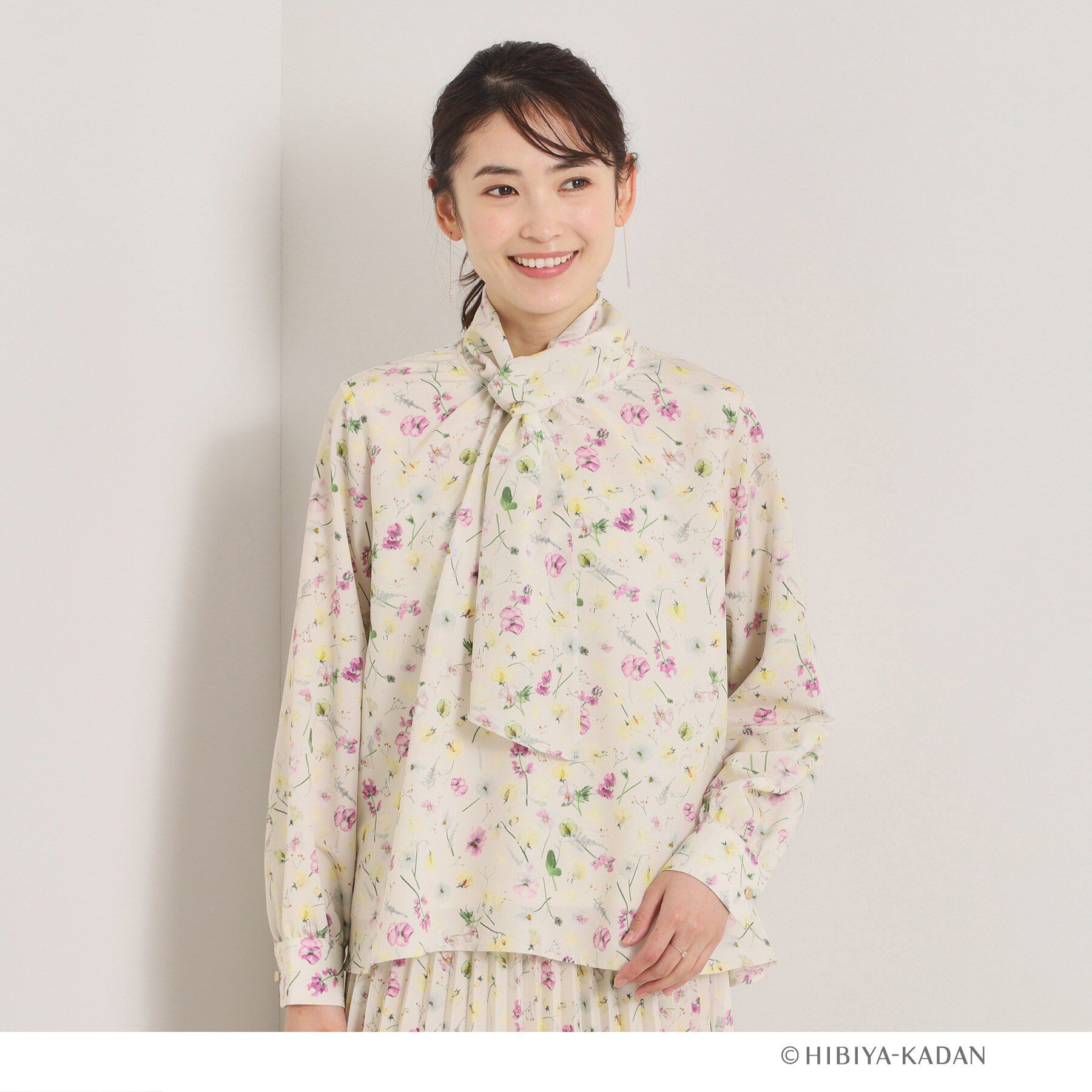 ITS&rsquo;DEMO「【ITS&rsquo;DEMO &times; HIBIYA－KADAN】楊柳ボウタイブラウス」|シャツ・ブラウス|