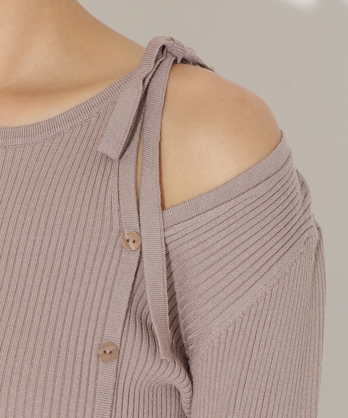 アンドクチュール「アシメリボンスリットプルオーバー」|ニット・セーター|