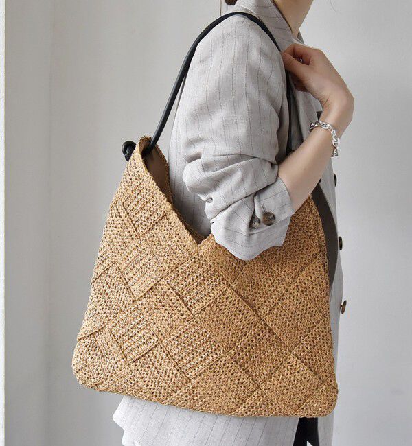 quaranciel「《一部追加予約》quaranciel: ワンハンドル Vカット メッシュ バッグ（A4対応）」|トートバッグ|キャメル