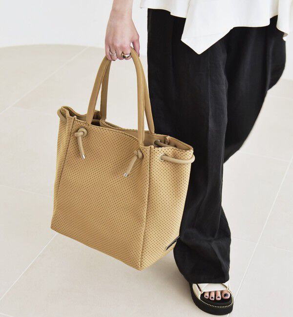 quaranciel「quaranciel: パンチング ロープ デザイン トート バッグ（A4対応）」|トートバッグ|ベージュ