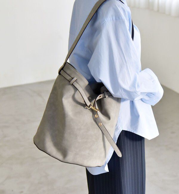 quaranciel「quaranciel: ワンハンドル ベルトデザイン トート バッグ（A4対応）」|トートバッグ|グレー