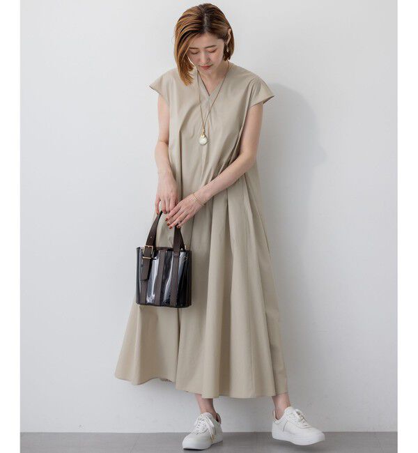 23区「【接触冷感/撥水加工/洗える】ストレッチブロード Vネックワンピース」|ワンピース|