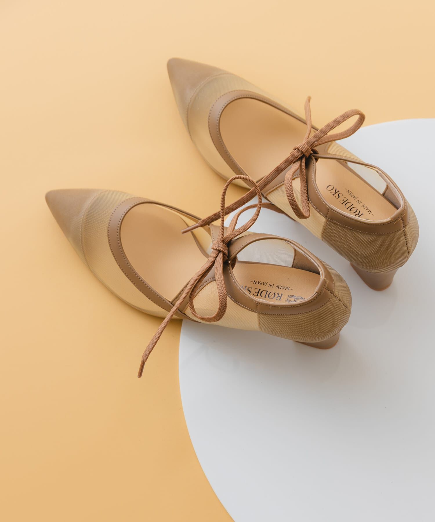 RODE SKO「『MADE IN JAPAN』チャンキーヒールリボンパンプス」|パンプス|ベージュ系その他