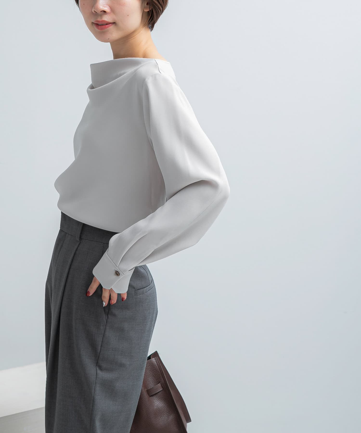 URBAN RESEARCH ROSSO「トリアセテート混ドレープネックブラウス」|シャツ・ブラウス|ライトベージュ