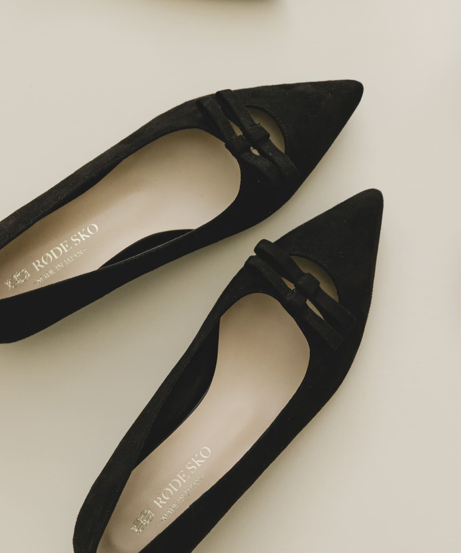 RODE SKO「『MADE IN JAPAN』 ダブルリボンフラットパンプス」|パンプス|ブラック