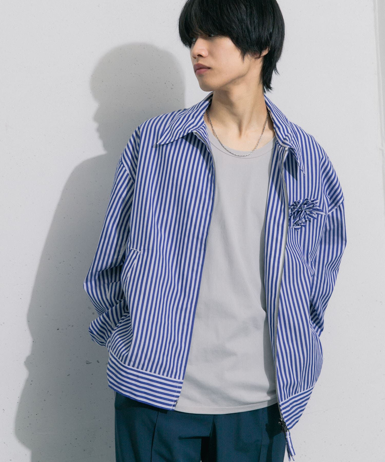 SENSE OF PLACE by URBAN RESEARCH「hxcyyd &times; SOP　ストライプフラワーコサージュシャツブルゾン(UNISEX)」|ブルゾン・スタジャン|