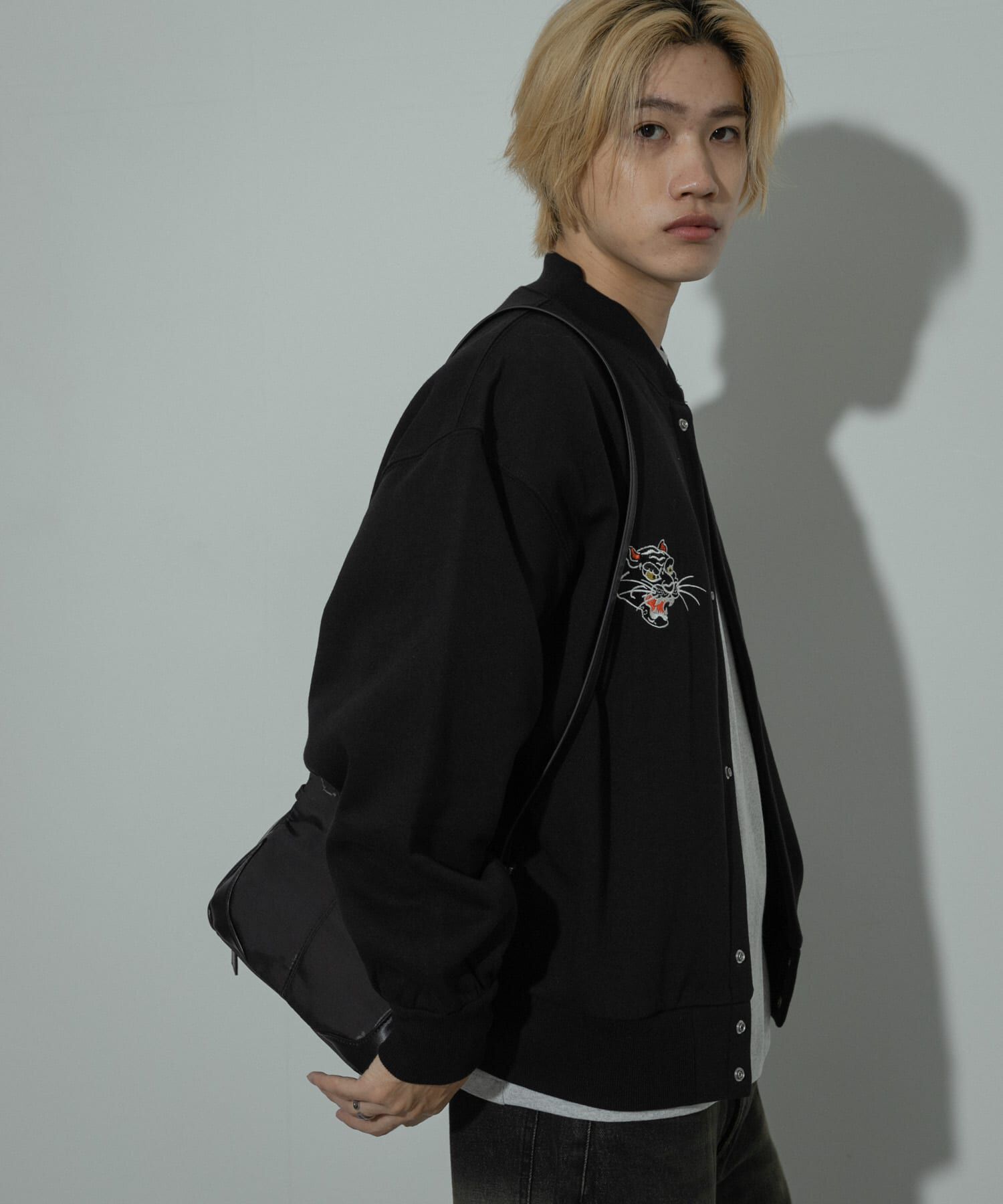 SENSE OF PLACE by URBAN RESEARCH「シシュウスウェットブルゾン」|ブルゾン・スタジャン|