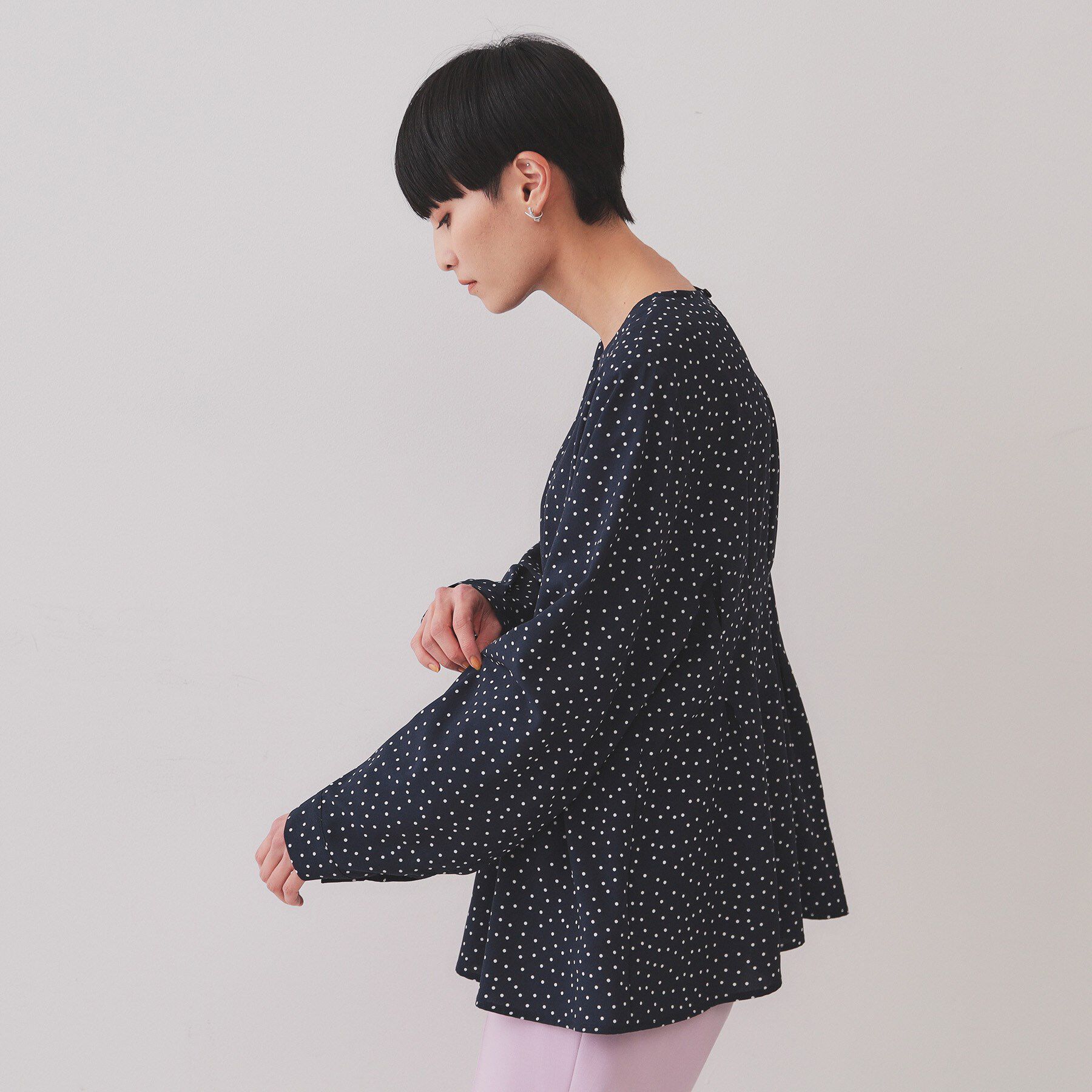 OPAQUE.CLIP「ドットプリントタックブラウス【洗濯機洗い可】」|シャツ・ブラウス|