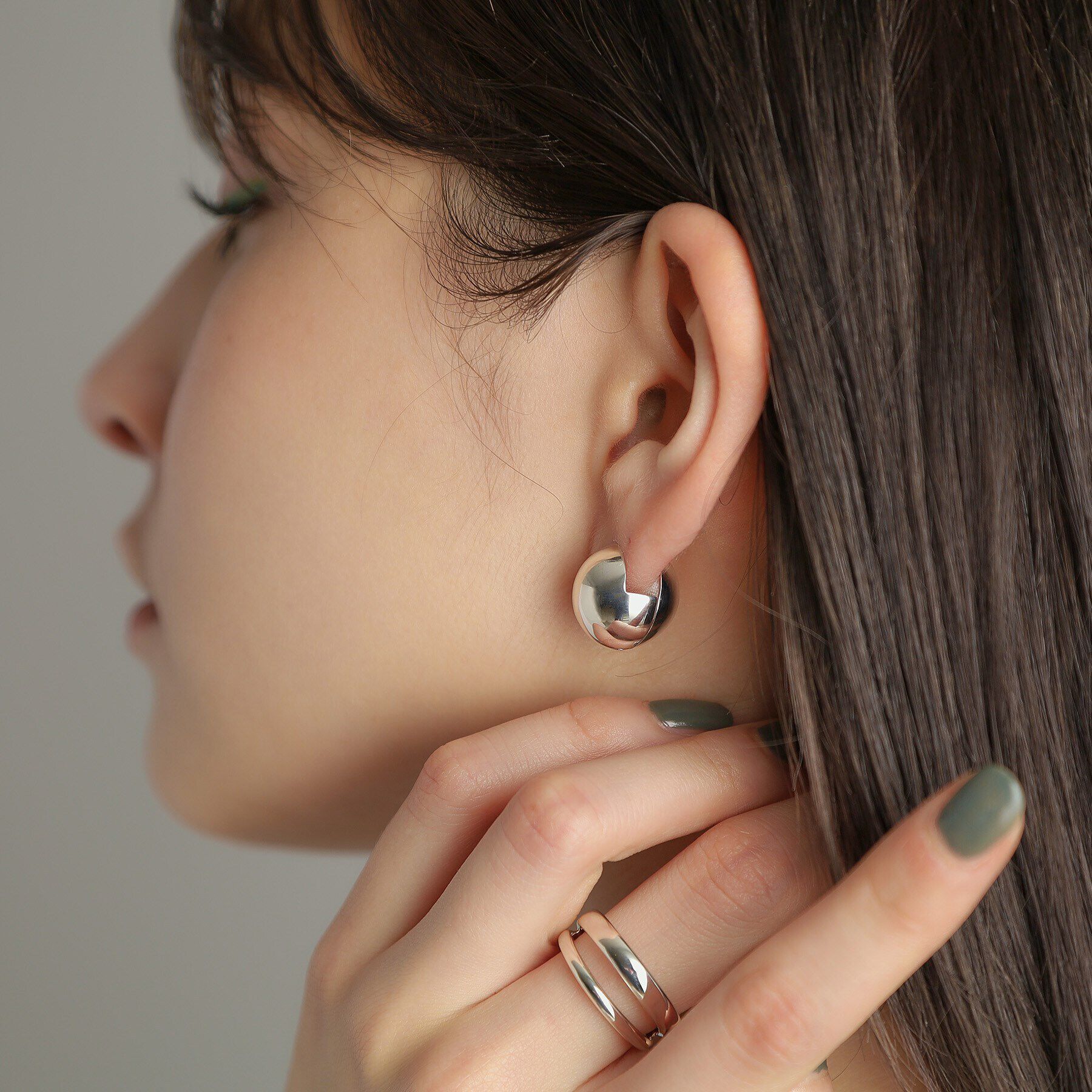 COCOSHNIK ONKITSCH「シルバー ハギーピアス ボールL」|ピアス|