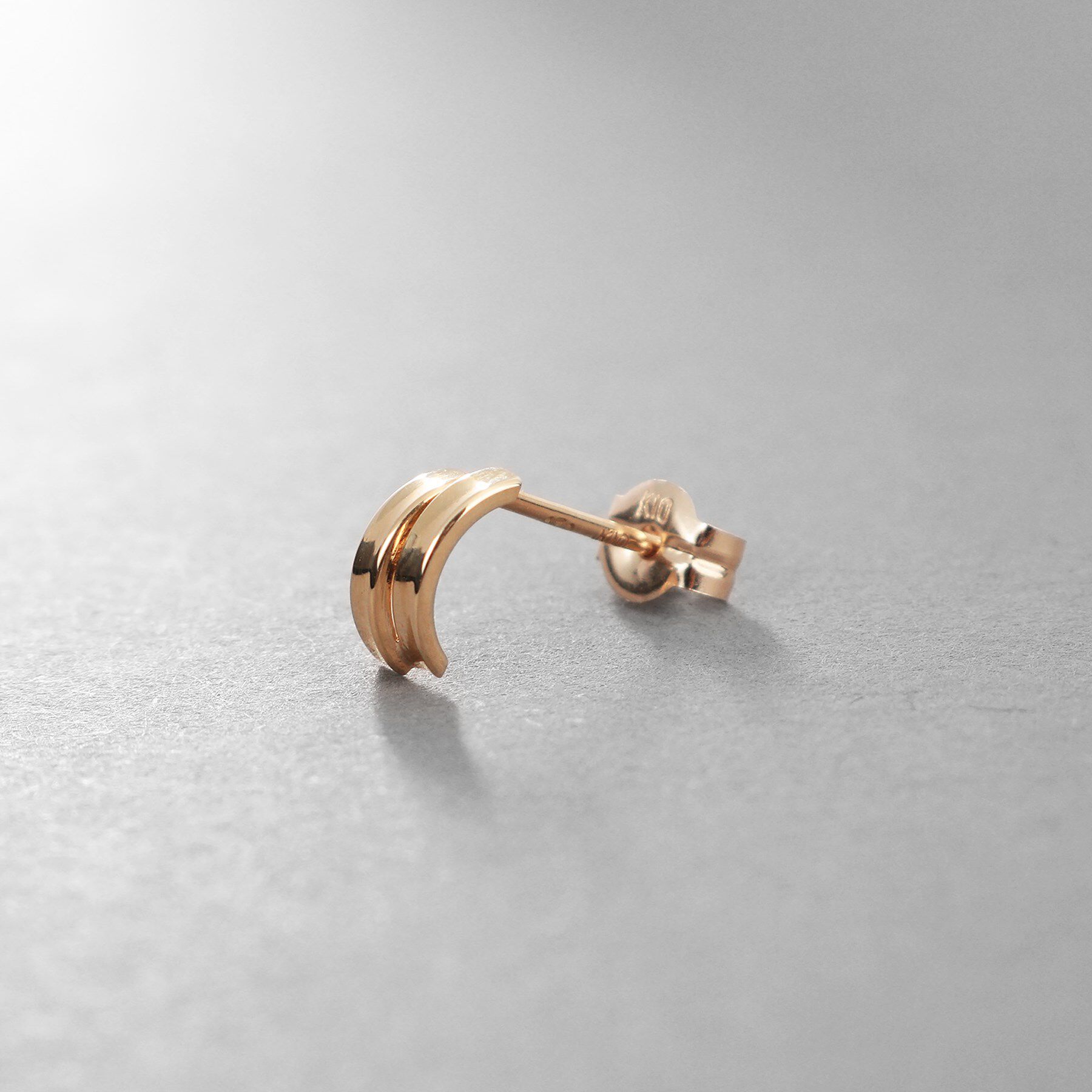 COCOSHNIK ONKITSCH「K10ダブルアーチピアス」|ピアス|