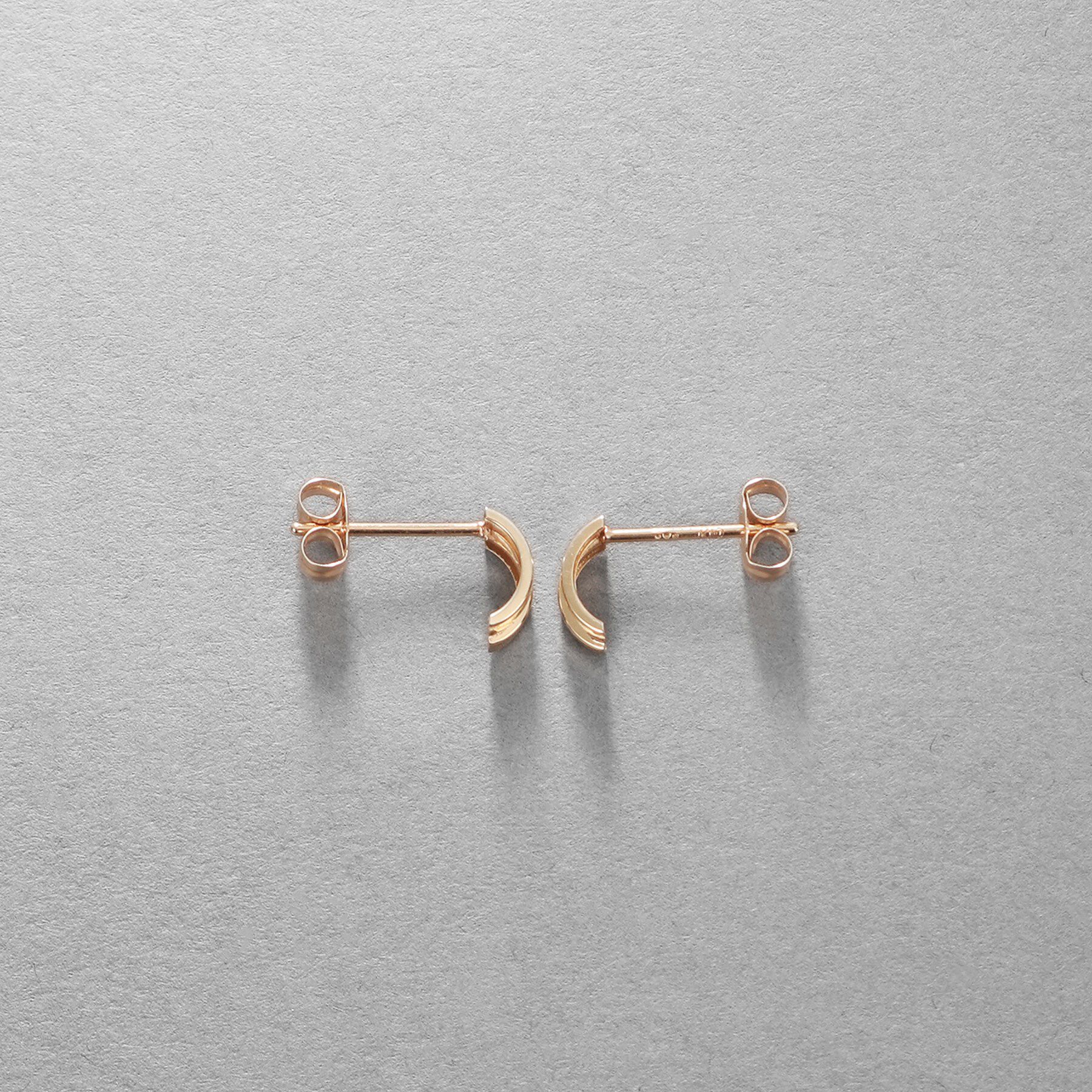 COCOSHNIK ONKITSCH「K10ダブルアーチピアス」|ピアス|