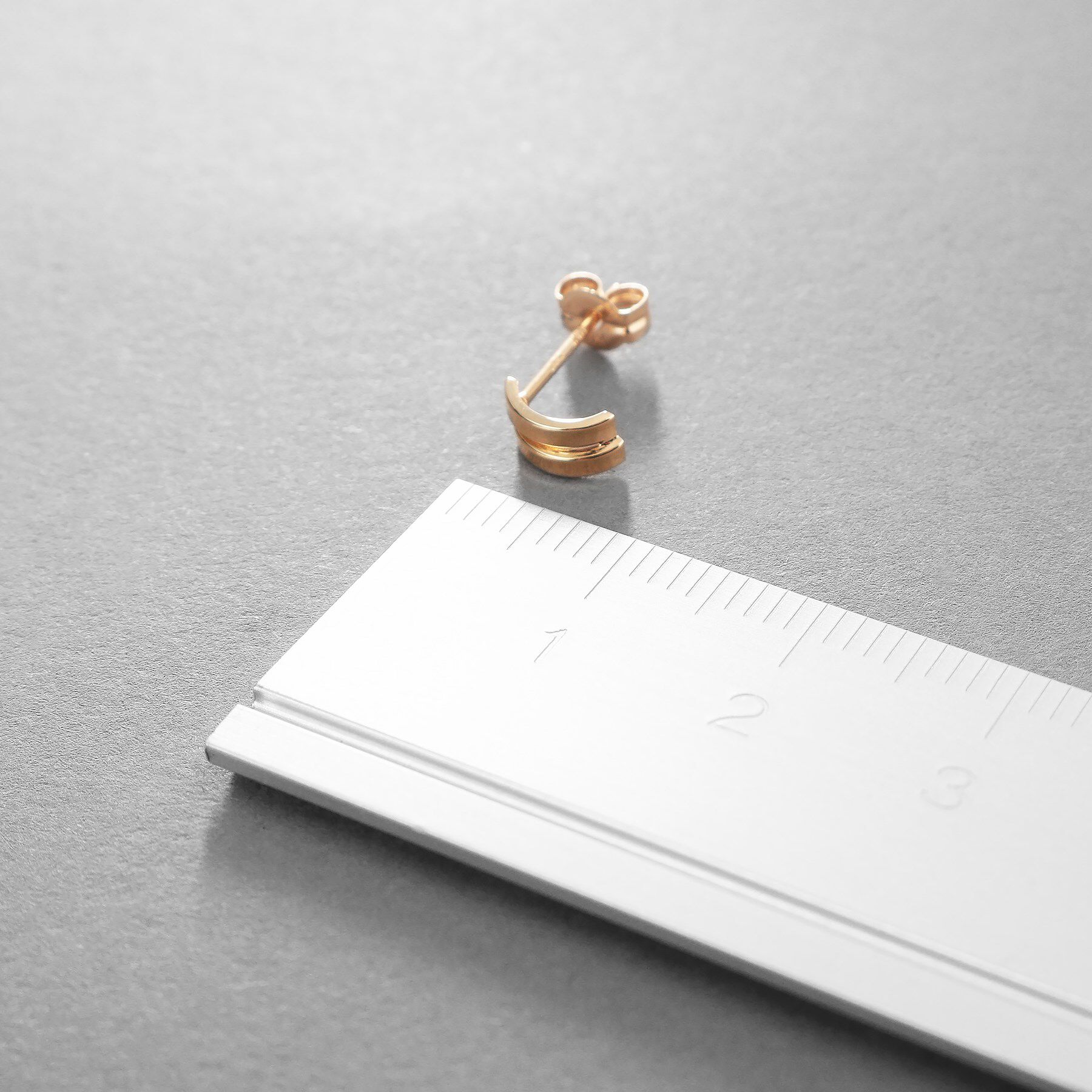 COCOSHNIK ONKITSCH「K10ダブルアーチピアス」|ピアス|