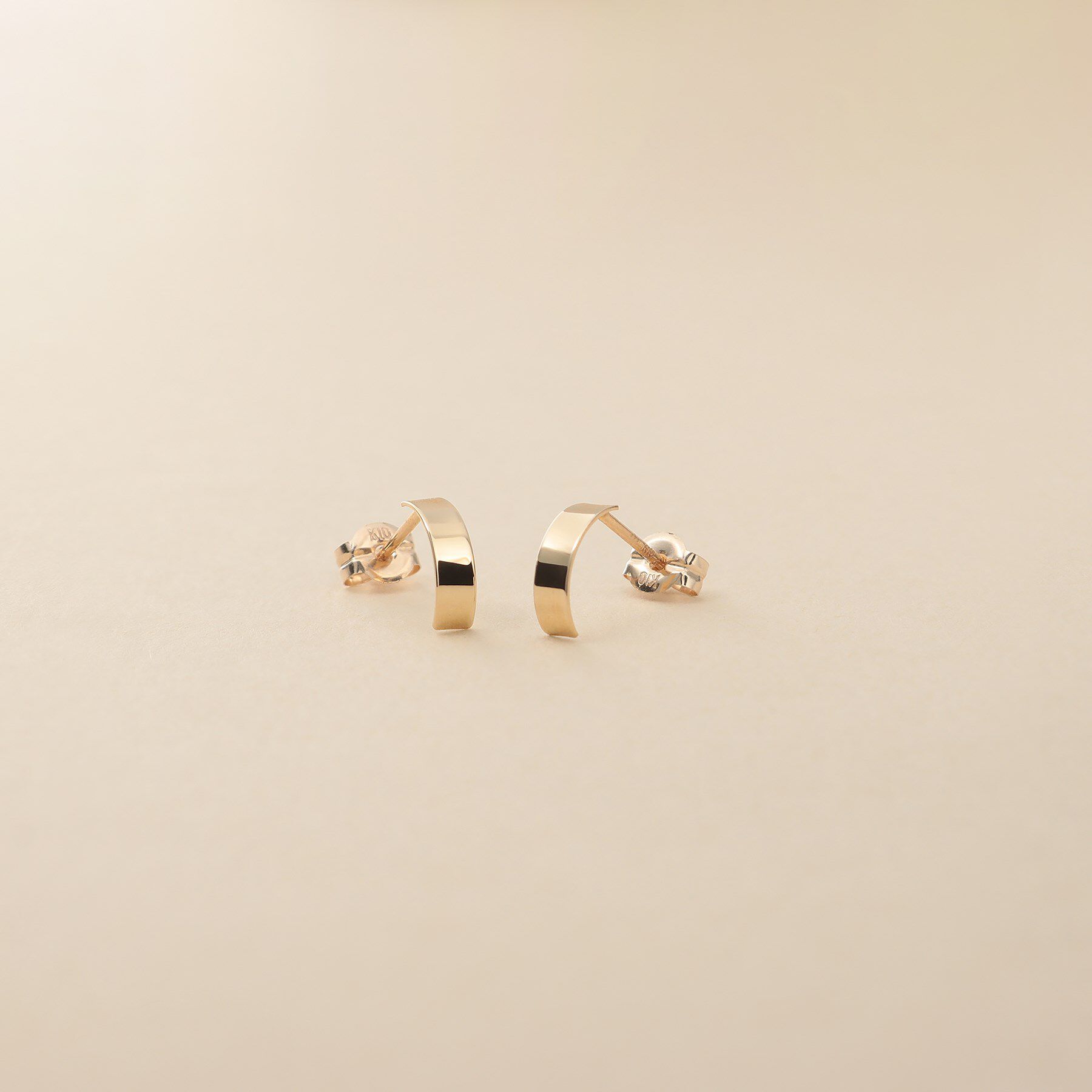 COCOSHNIK ONKITSCH「K10プレートアーチピアス」|ピアス|