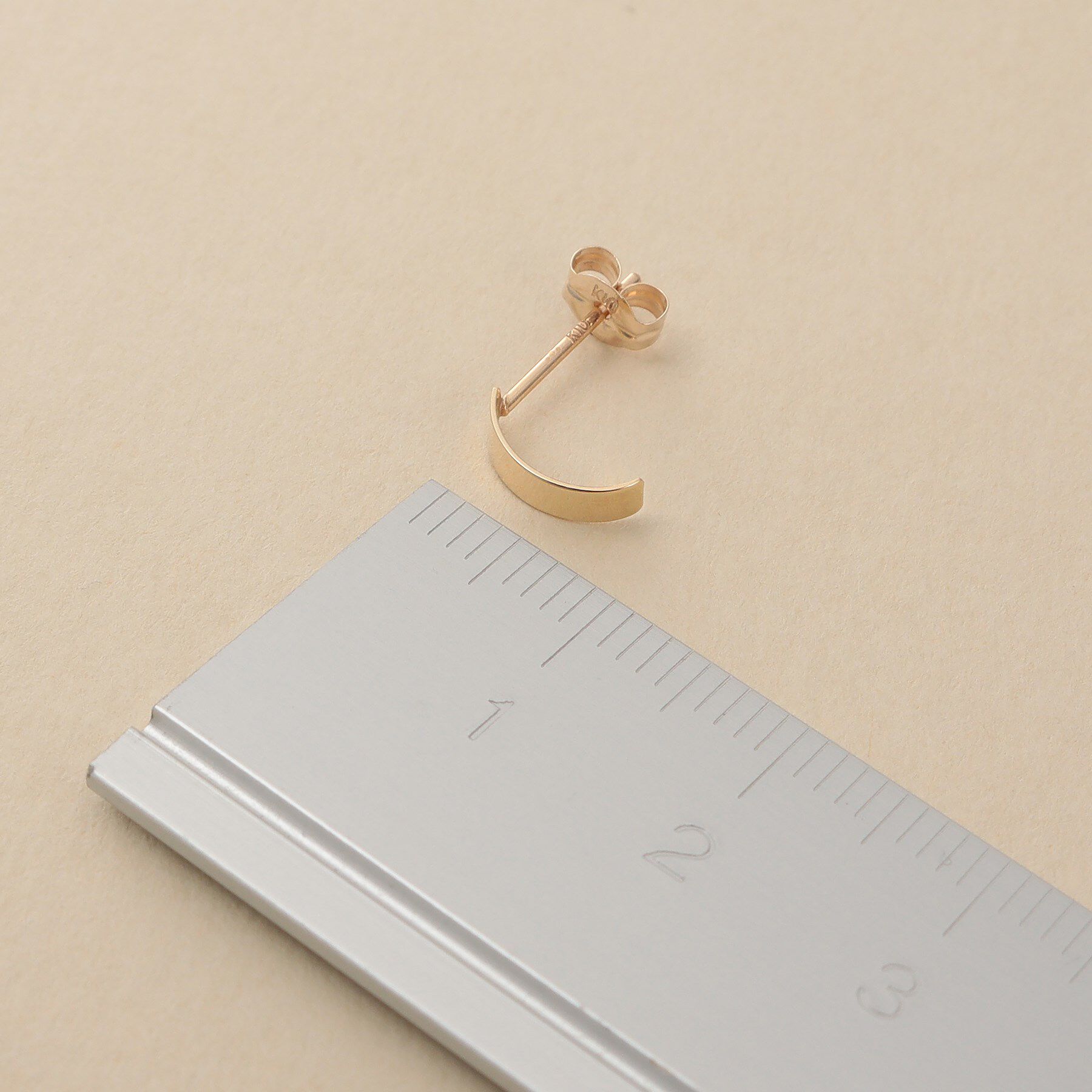 COCOSHNIK ONKITSCH「K10プレートアーチピアス」|ピアス|