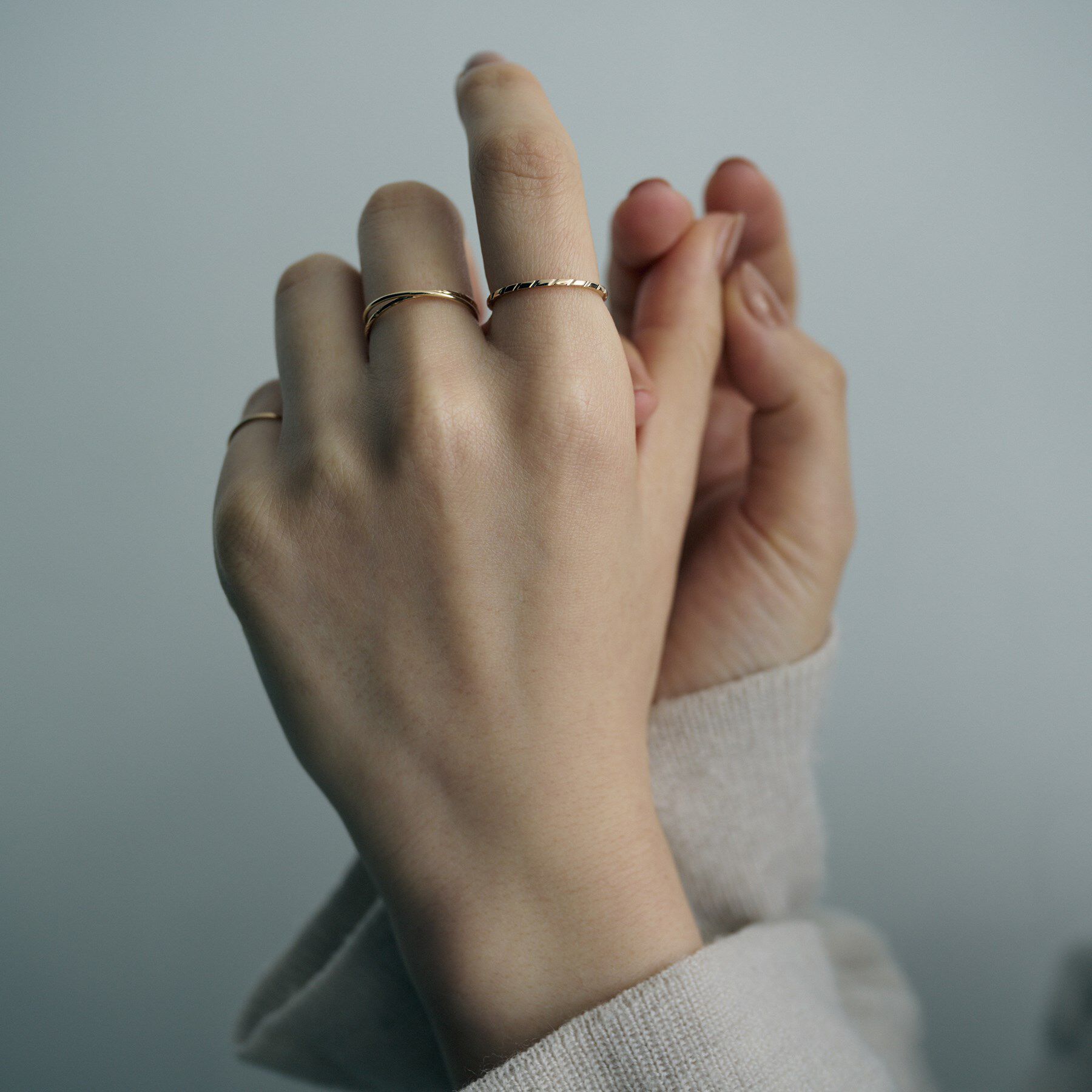 COCOSHNIK ONKITSCH「K10スキニーリング パラレルスラッシュ」|リング|