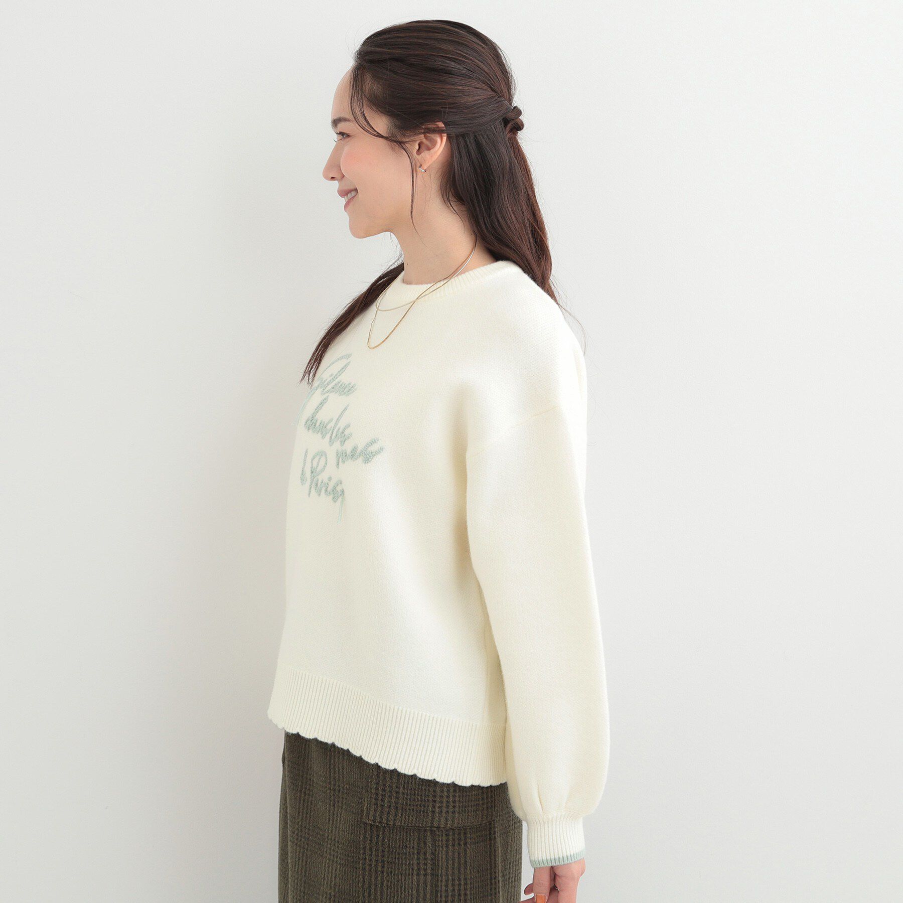 SHOO･LA･RUE「【洗濯機可/S-LL】裾スカラップが差がつく コード刺繍ロゴニット」|ニット・セーター|