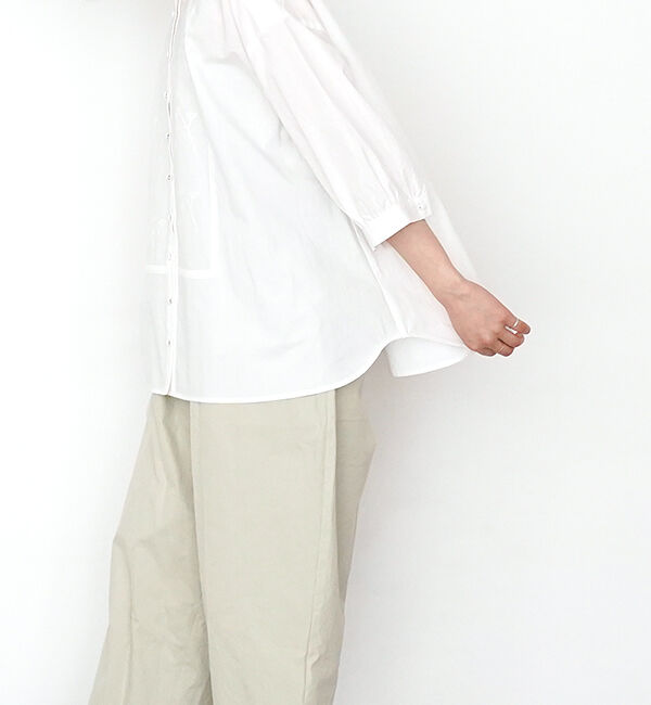 オオカミとフクロウ「オオカミとわたしの好きなアジサイ」|シャツ・ブラウス|