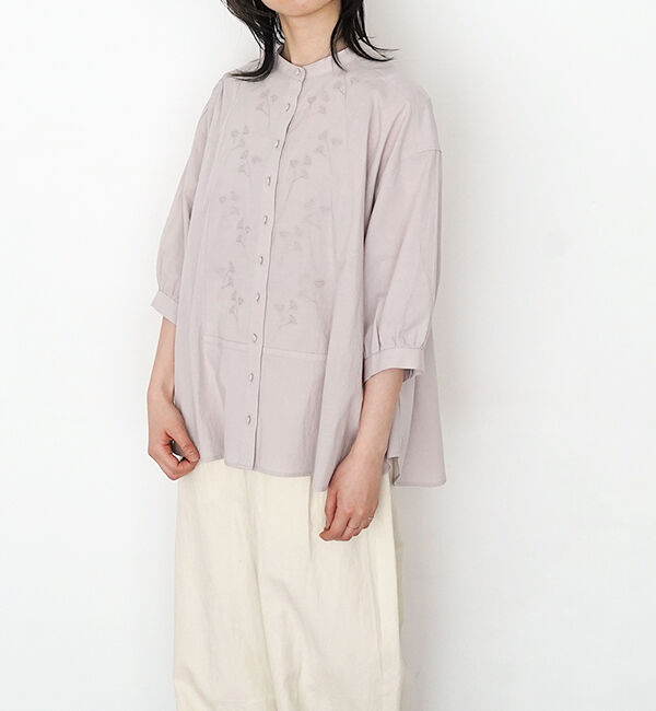 オオカミとフクロウ「オオカミとわたしの好きなアジサイ」|シャツ・ブラウス|