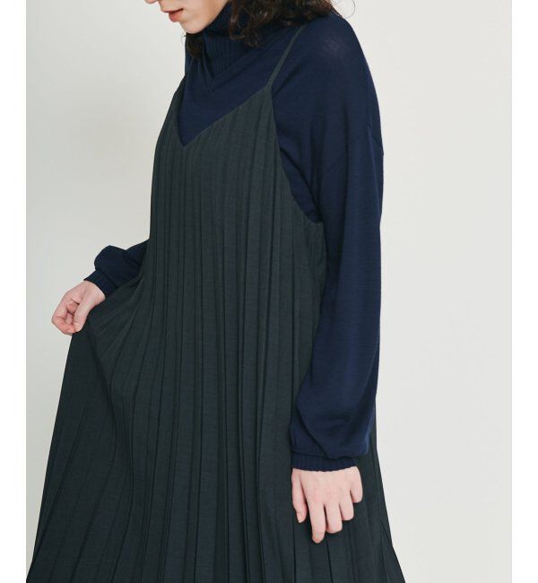 IKKA LOUNGE「&radic;M ルートエム プリーツワンピース」|ワンピース|