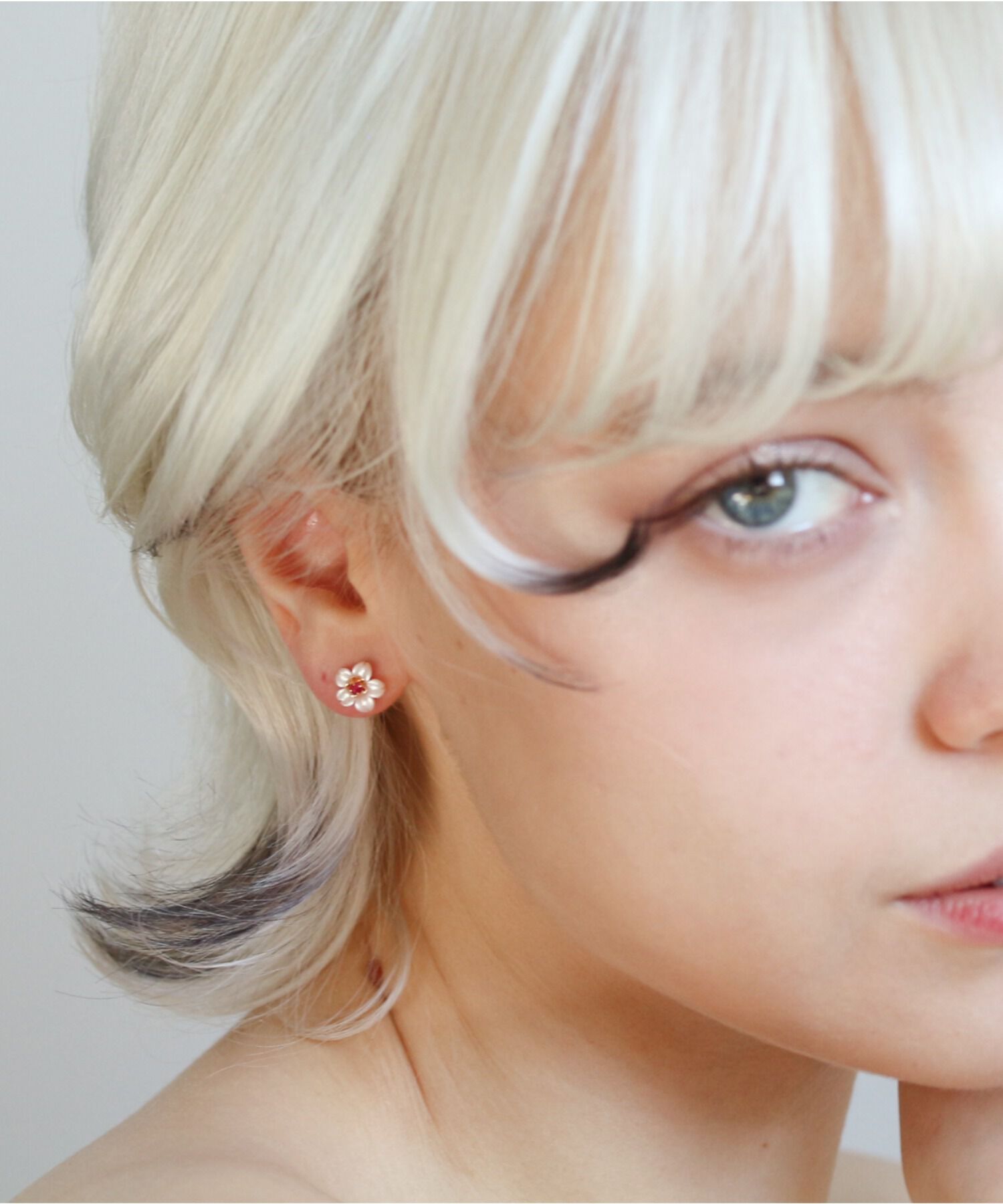  「ピンクシェル / ルビー サクラ フラワー ピアス | K18」|ピアス|