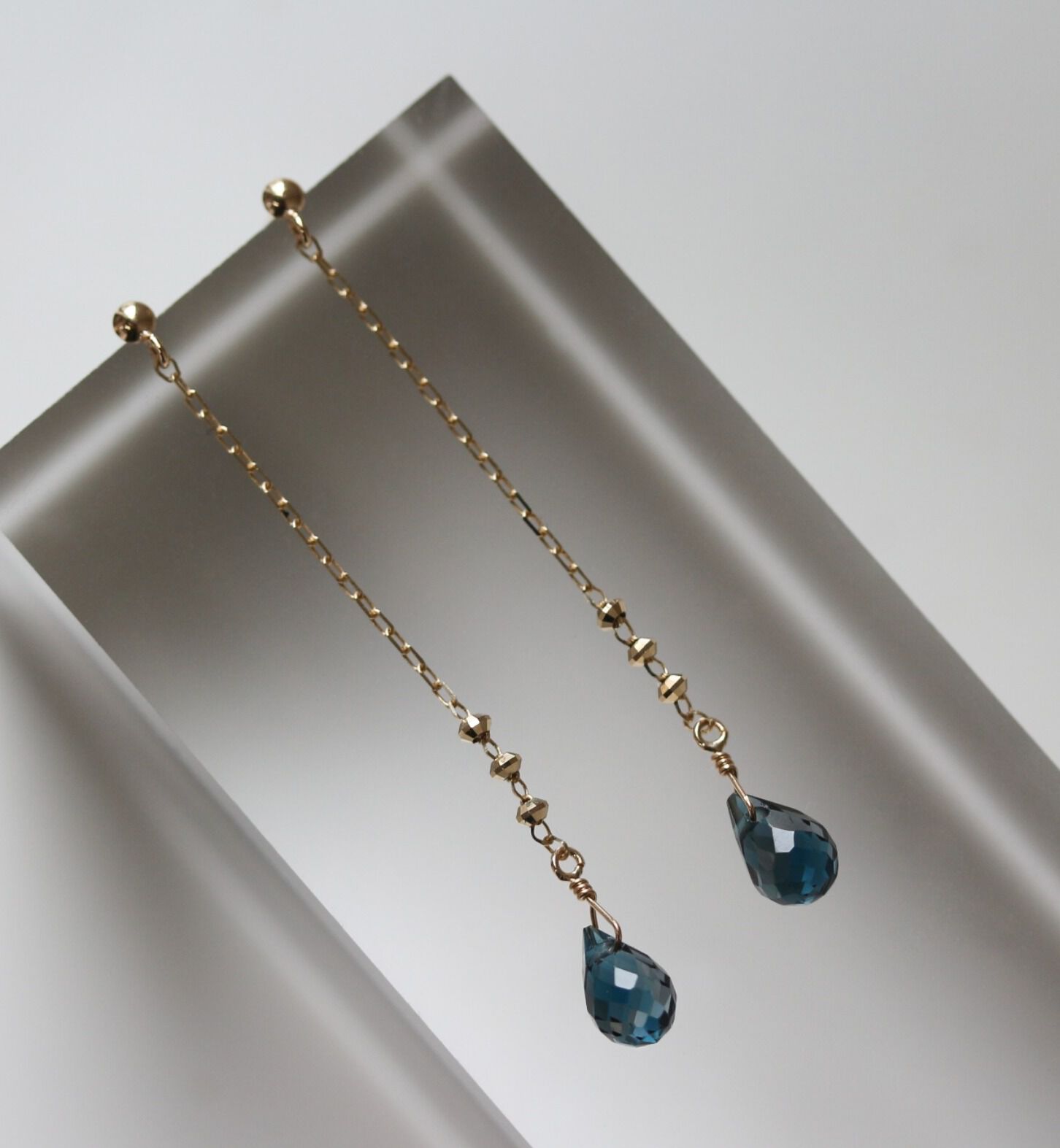  「ロンドンブルートパーズ ピアス | K10YG」|ピアス|