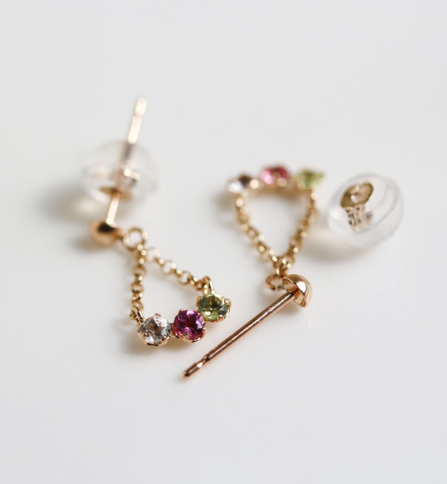  「マルチカラーストーン ピアス | K10YG」|ピアス|