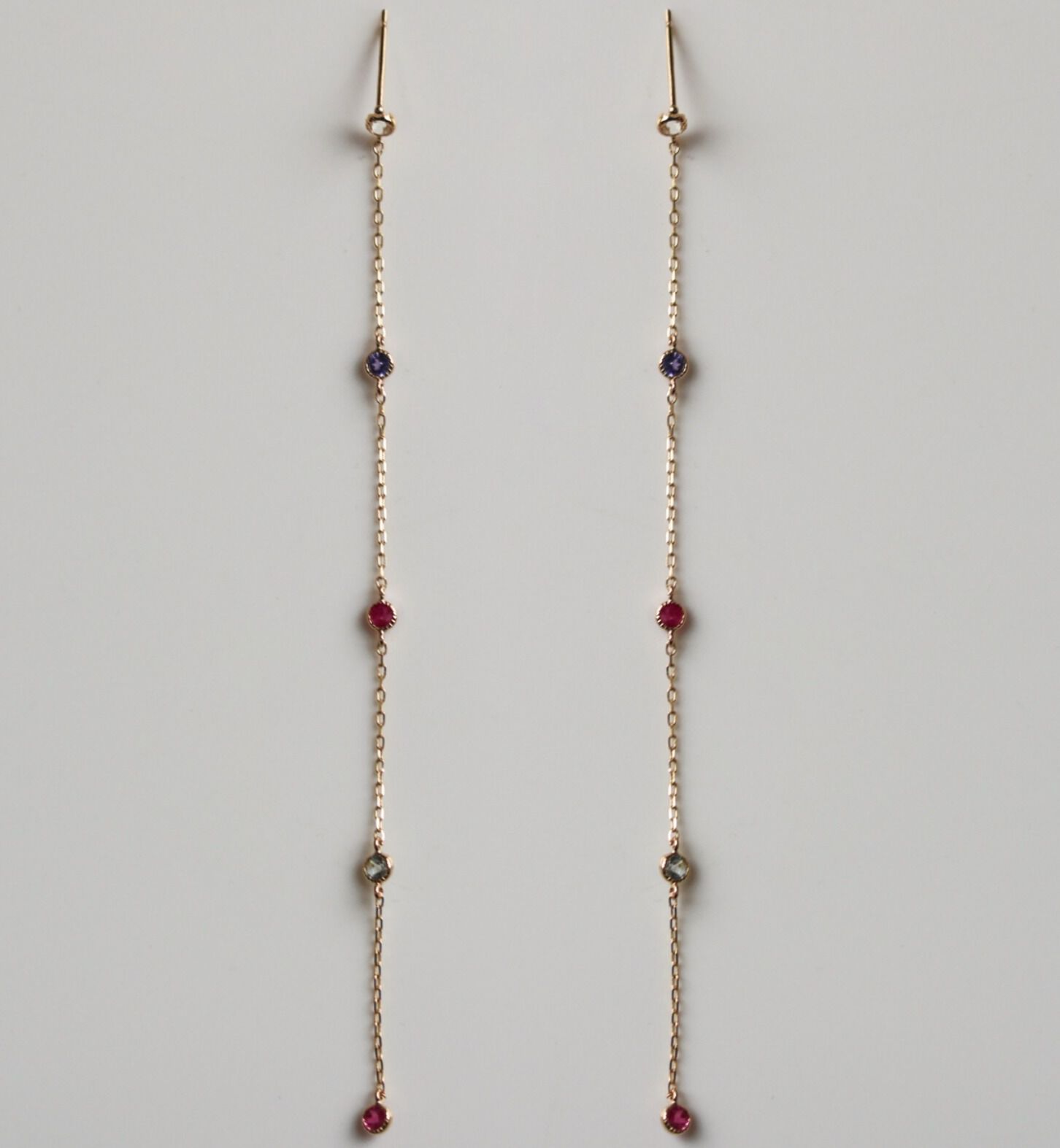  「マルチカラーストーン ロング ピアス | K10YG」|ピアス|