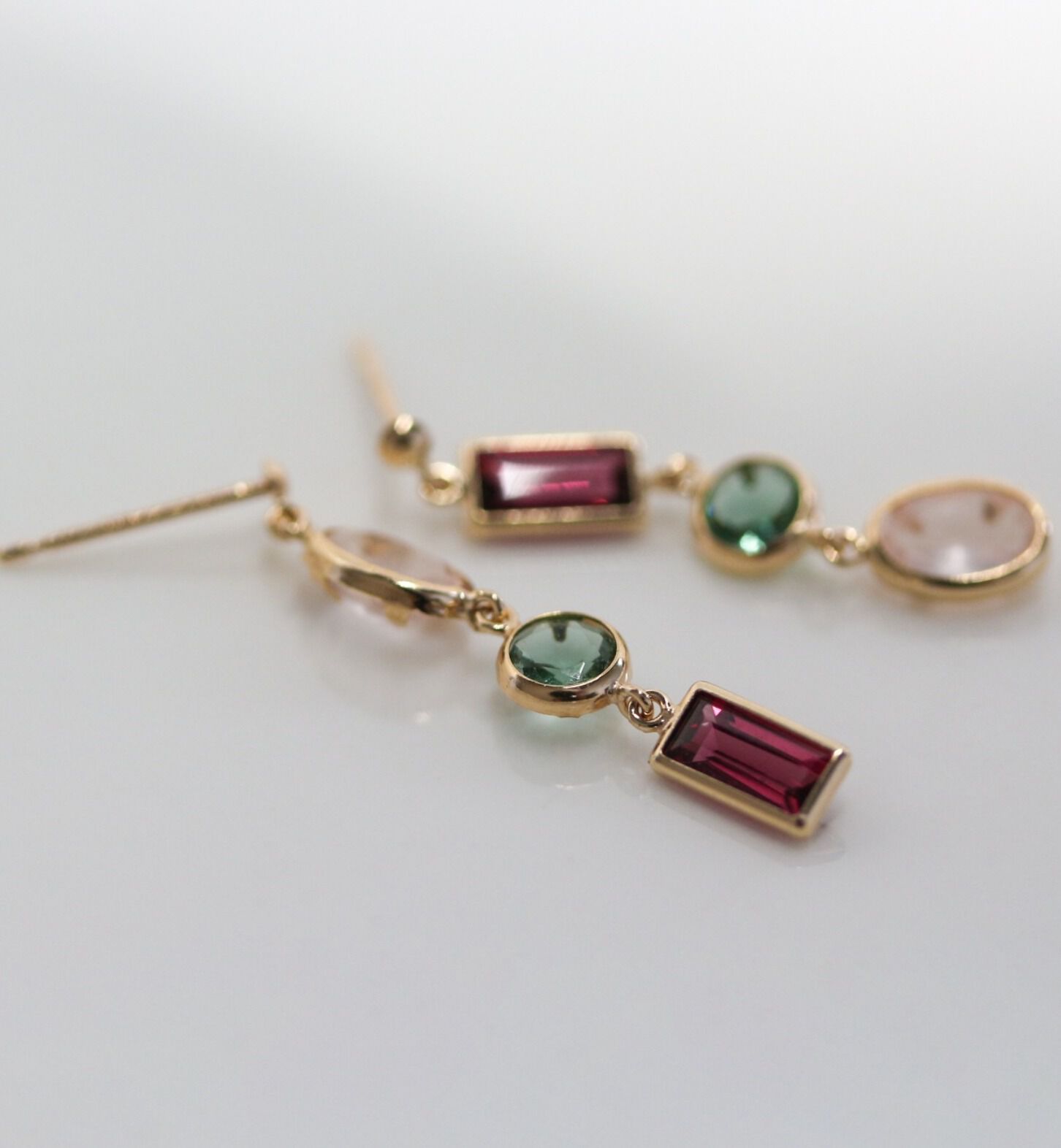  「マルチカラー ストーン ピアス | K10YG」|ピアス|