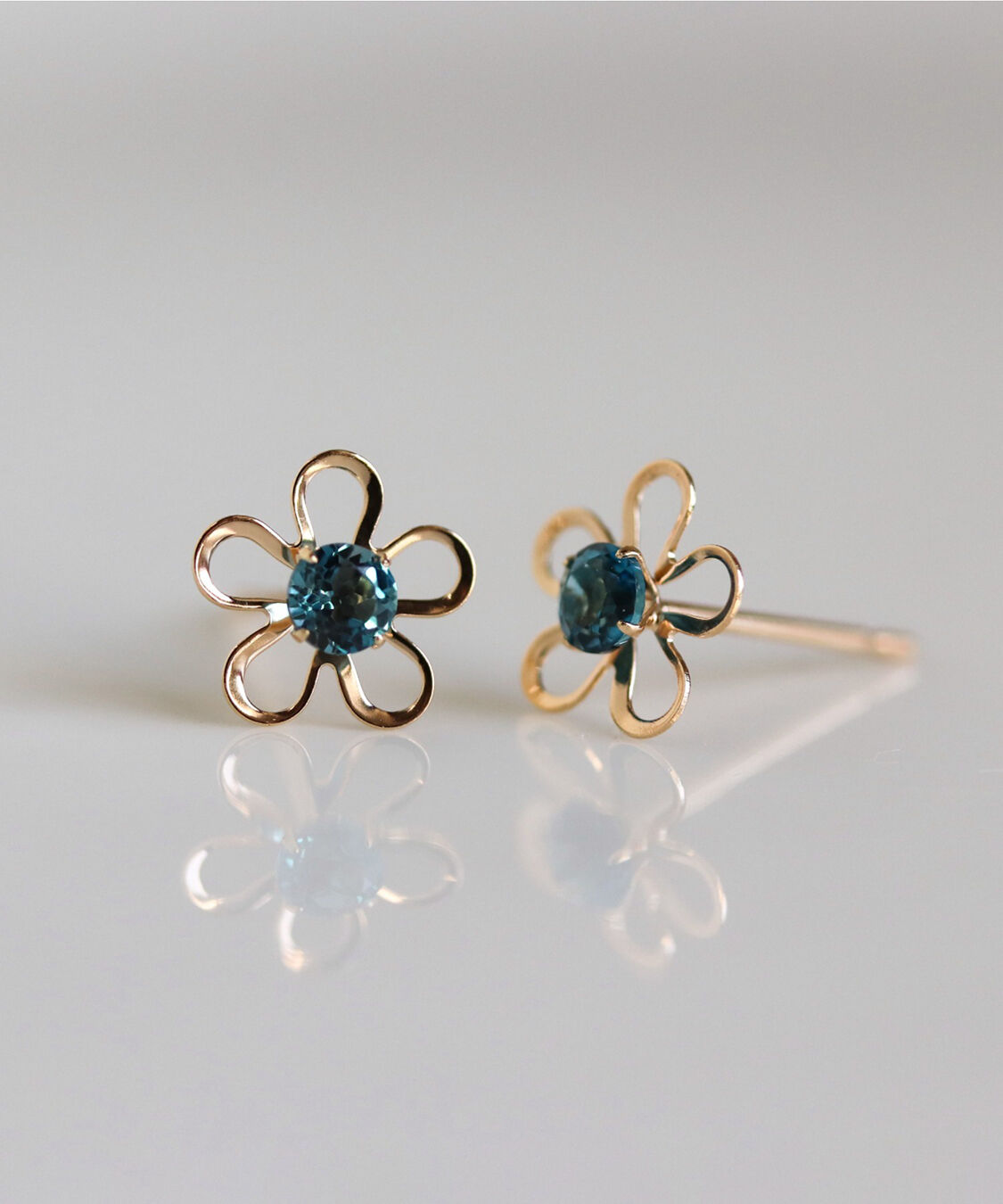  「カラーストーン フラワー ピアス | K10YG」|ピアス|