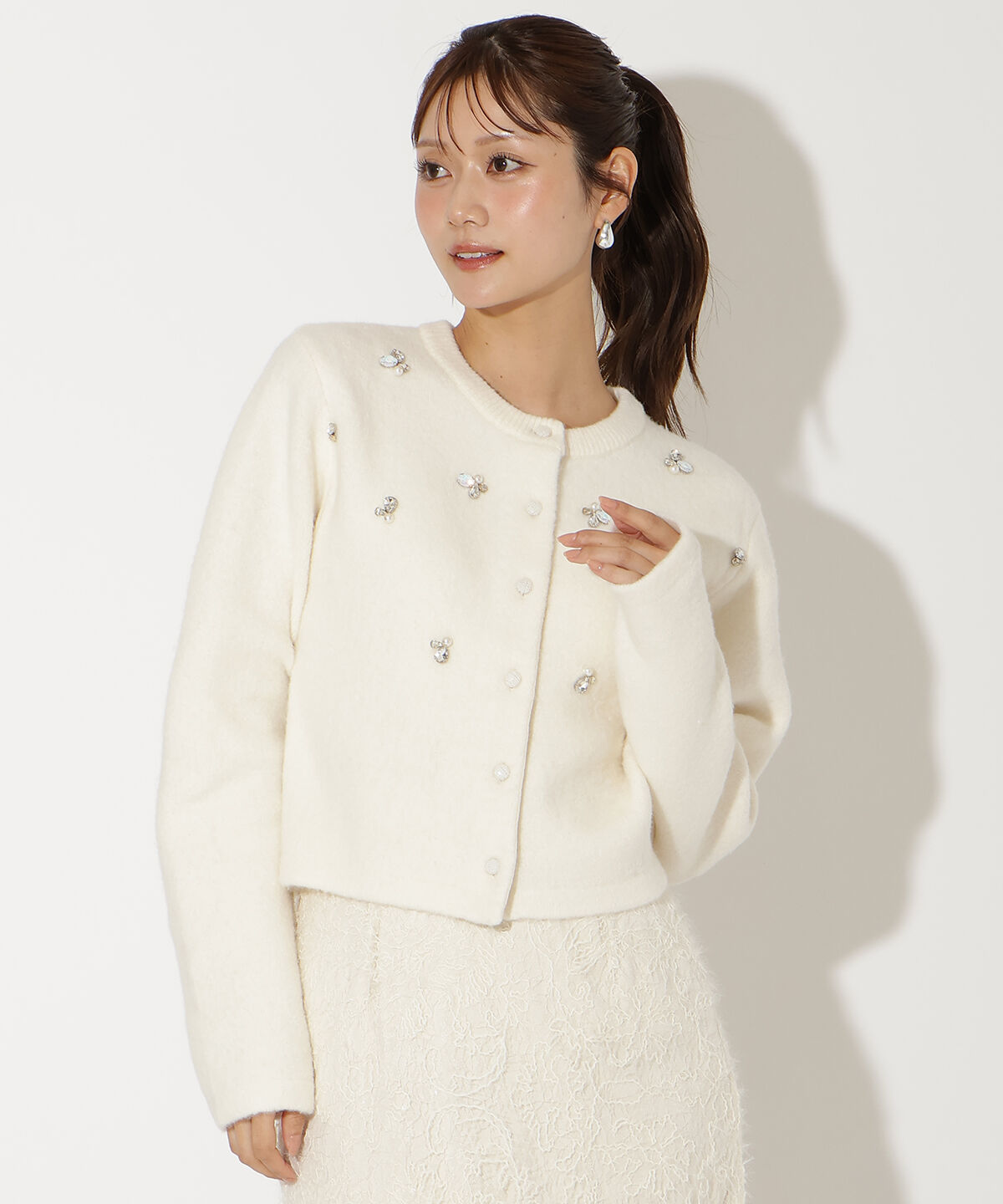 アンドクチュール「ビジュー付きニットカーディガン」|カーディガン|ﾗｲﾄﾍﾞｰｼﾞｭ