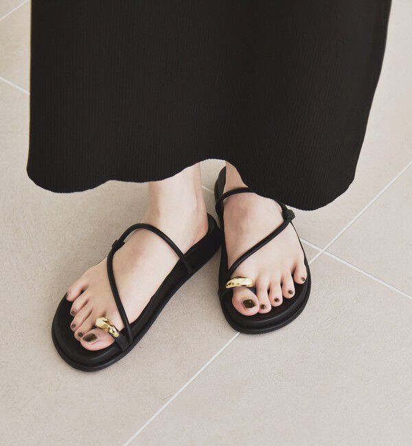 quaranciel「《一部追加予約》quaranciel: メタル サムリング ストラップ プラットフォーム サンダル」|サンダル|ブラック