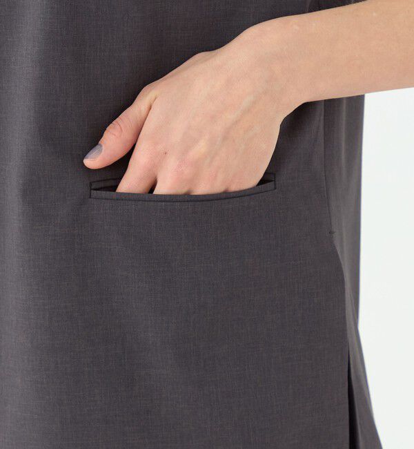 TOMORROWLAND collection「エクストラファインポリエステルトロピカル Vネックトップス」|プルオーバー|