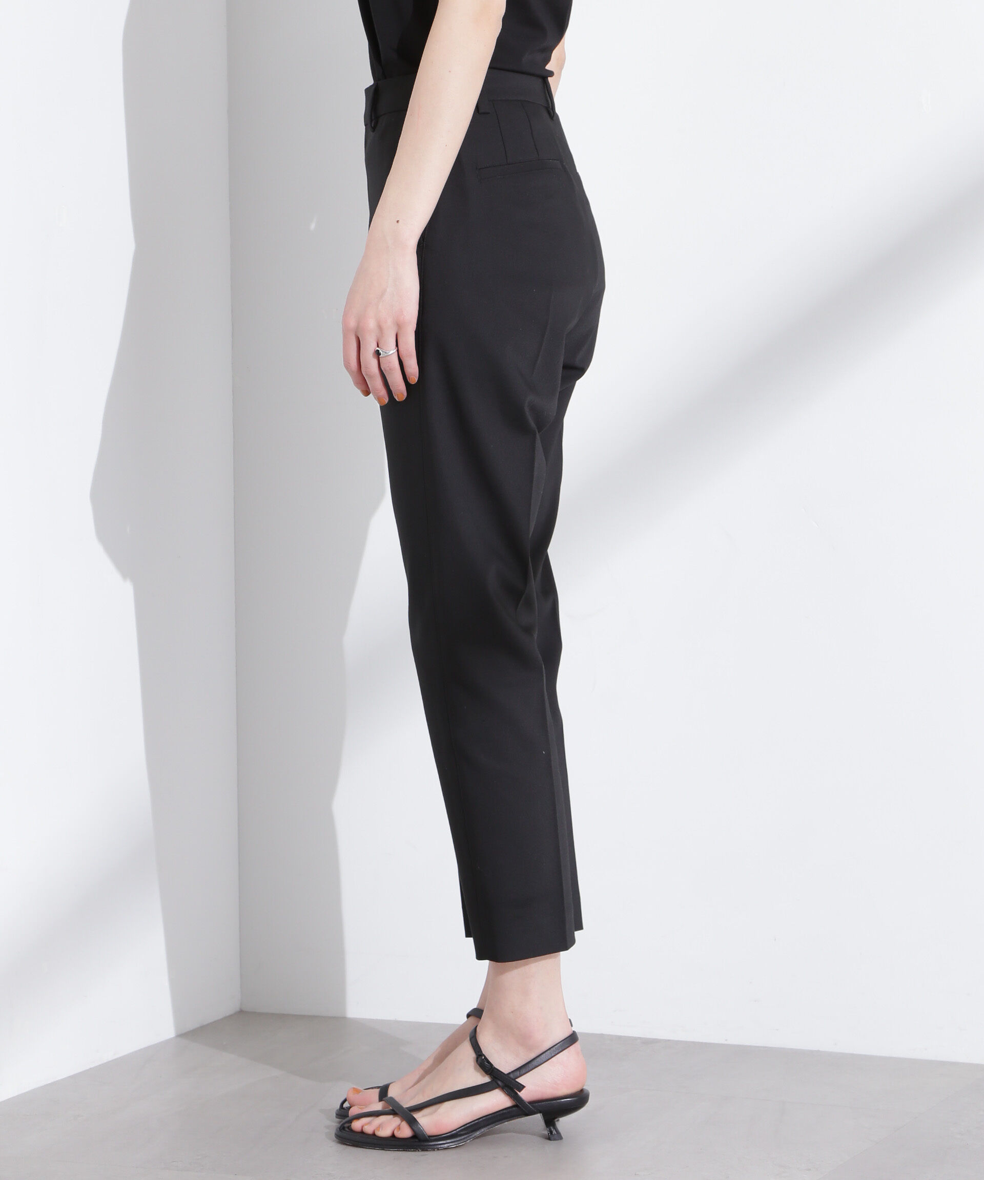 nano･universe「センタープレススリムパンツ」|チノ|