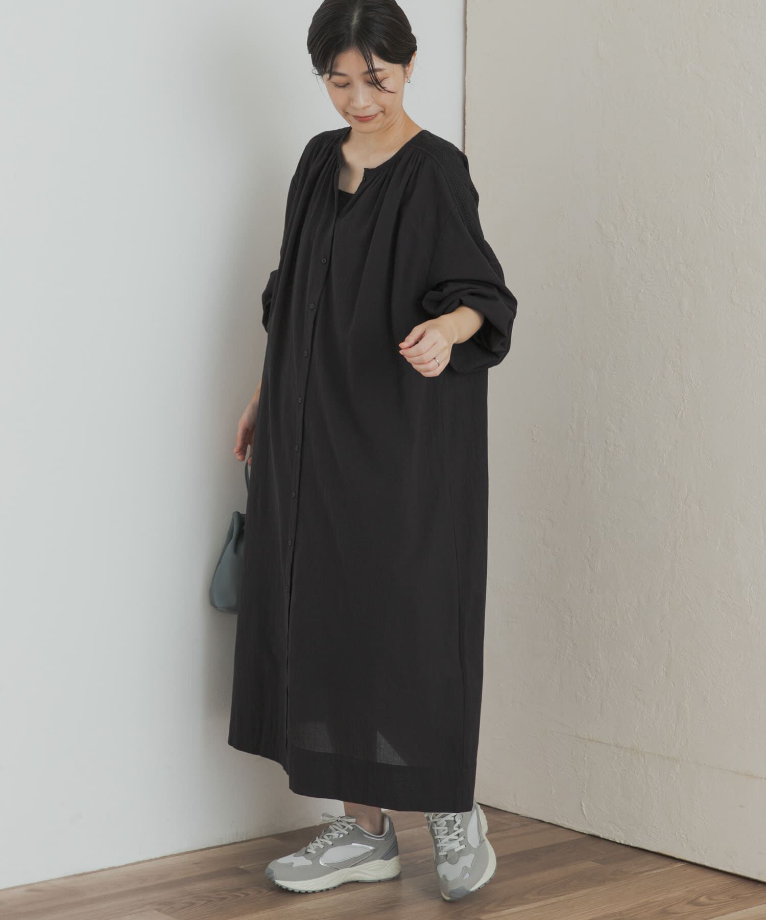 URBAN RESEARCH DOORS「エンブロイダリーギャザーワンピース」|ワンピース|