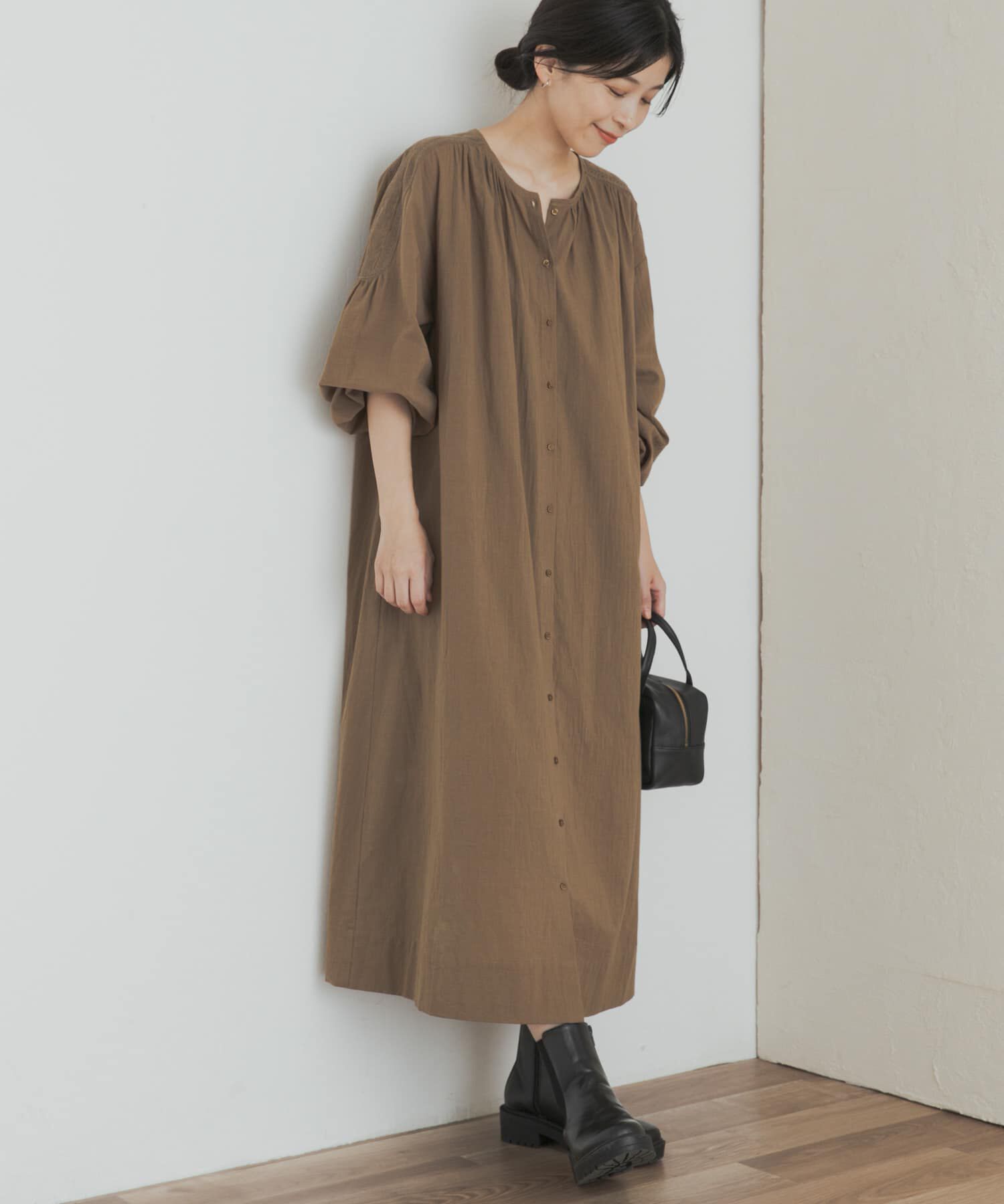 URBAN RESEARCH DOORS「エンブロイダリーギャザーワンピース」|ワンピース|