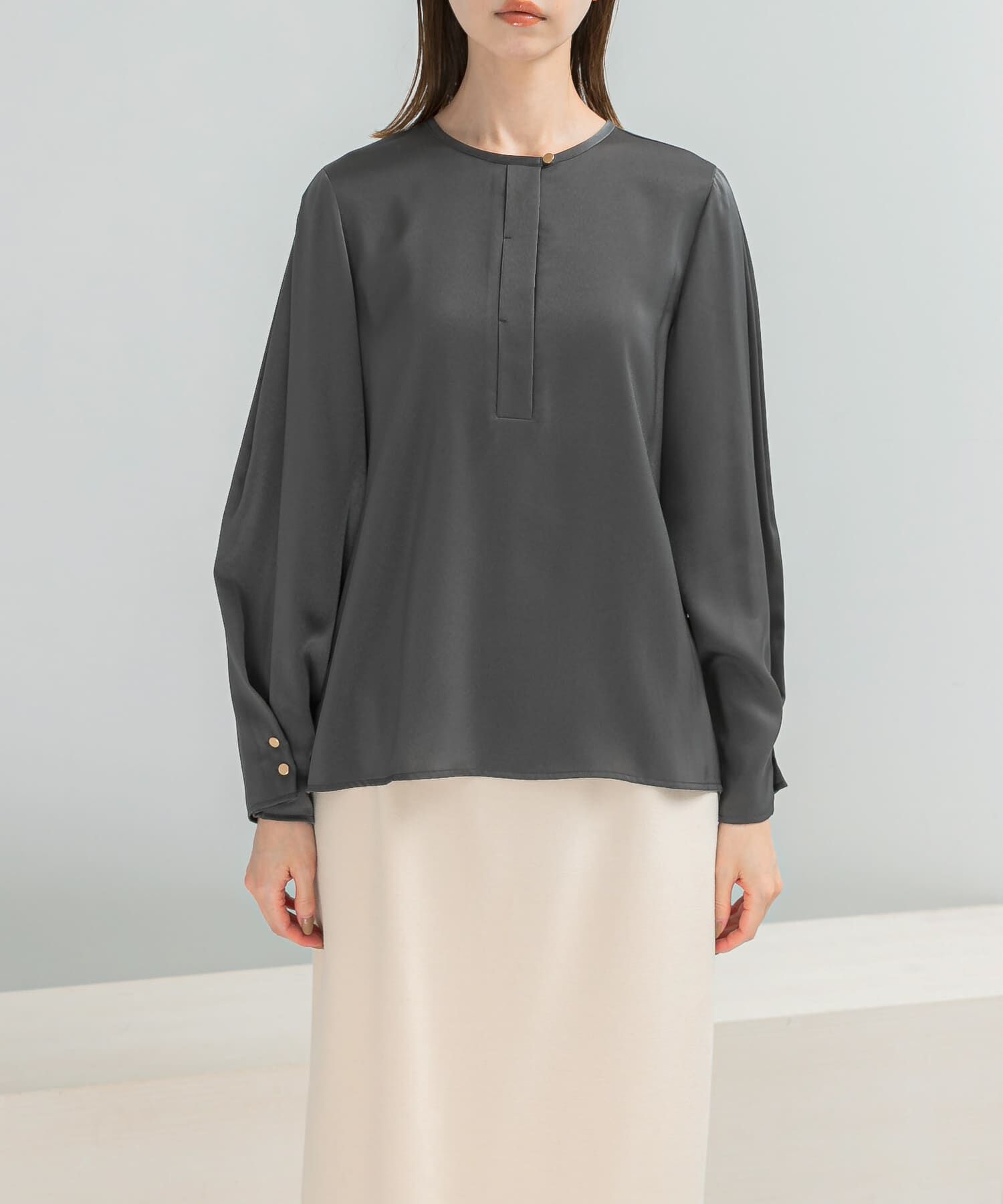 URBAN RESEARCH ROSSO「ピーチサテンデザインスリーブブラウス」|シャツ・ブラウス|