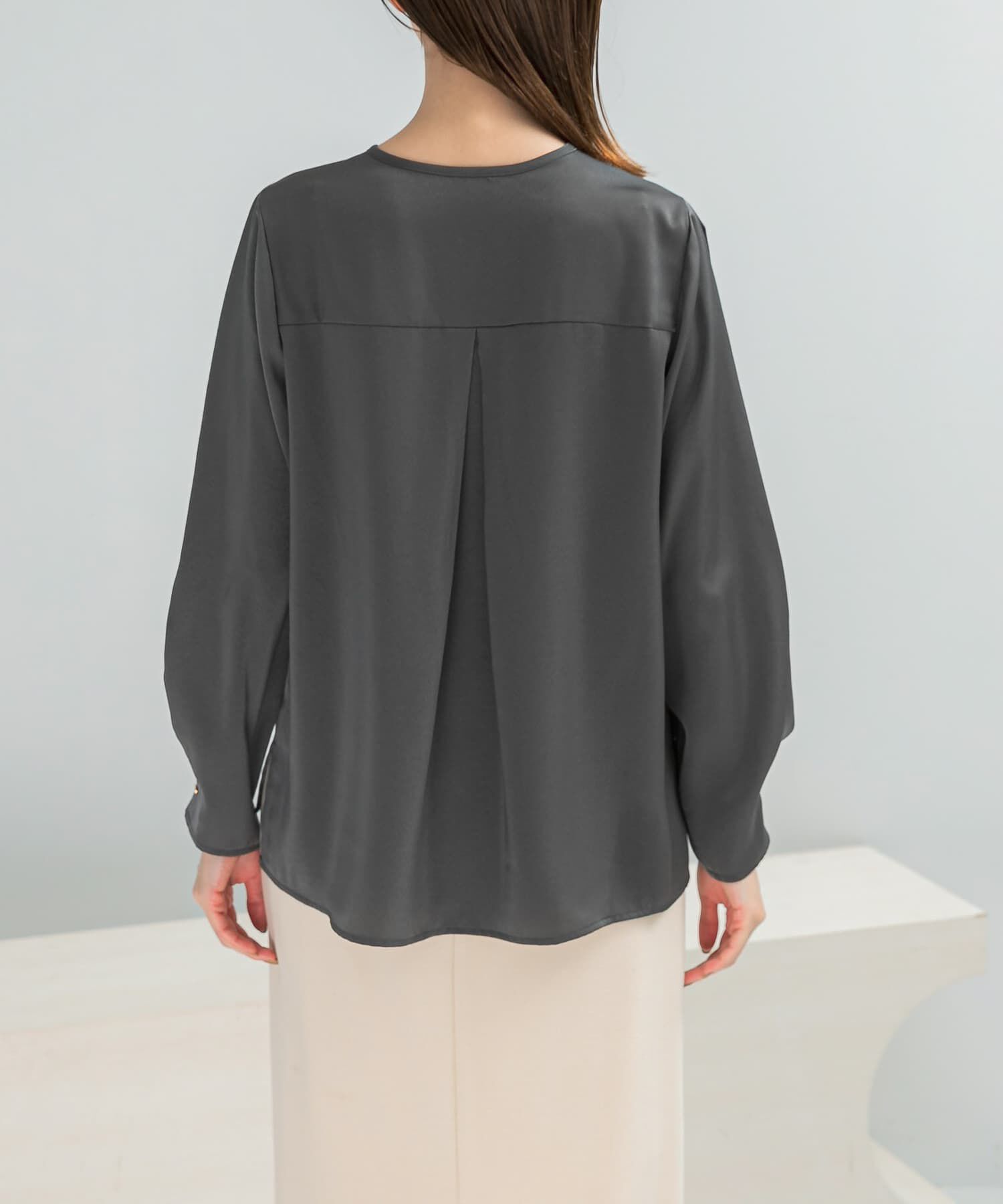 URBAN RESEARCH ROSSO「ピーチサテンデザインスリーブブラウス」|シャツ・ブラウス|