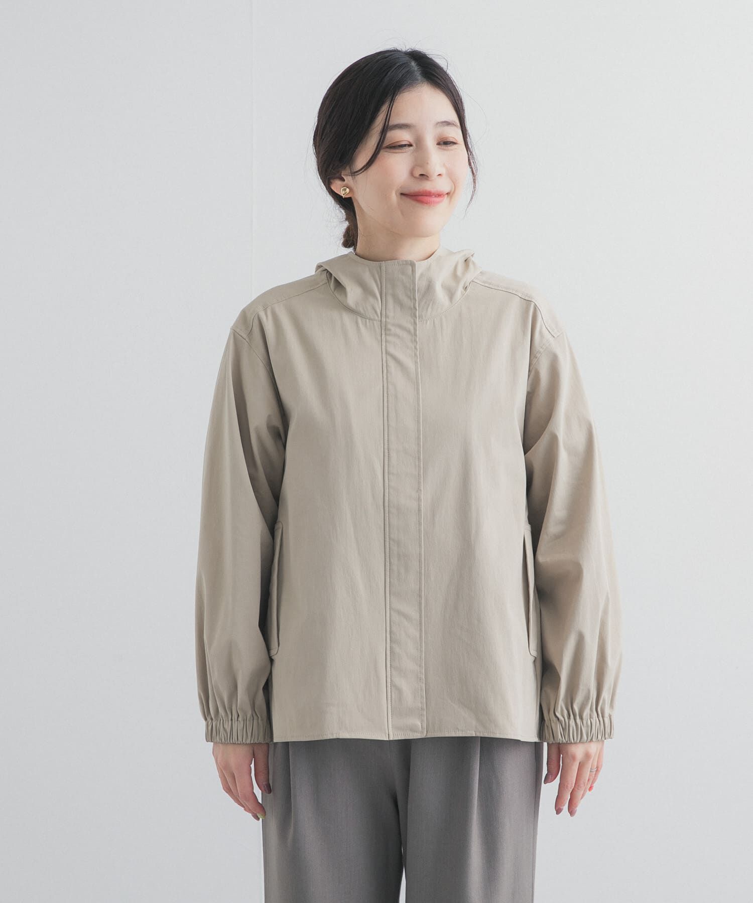 URBAN RESEARCH DOORS「撥水バックギャザーフードジャケット」|ノーカラーコート|